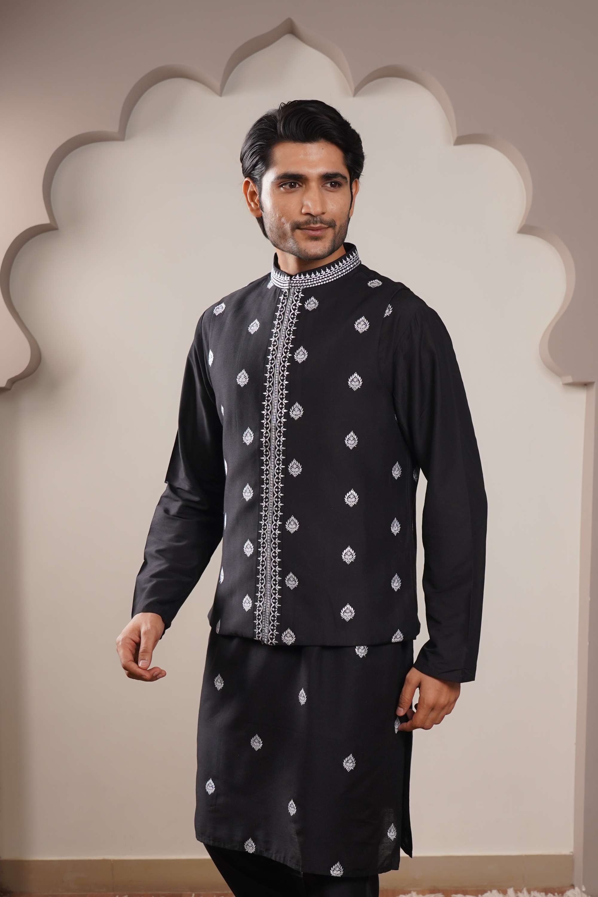 Embroidered-Viscose-Regular-Fit-Men-s-Kurta-Pyjama-Jacket-Set