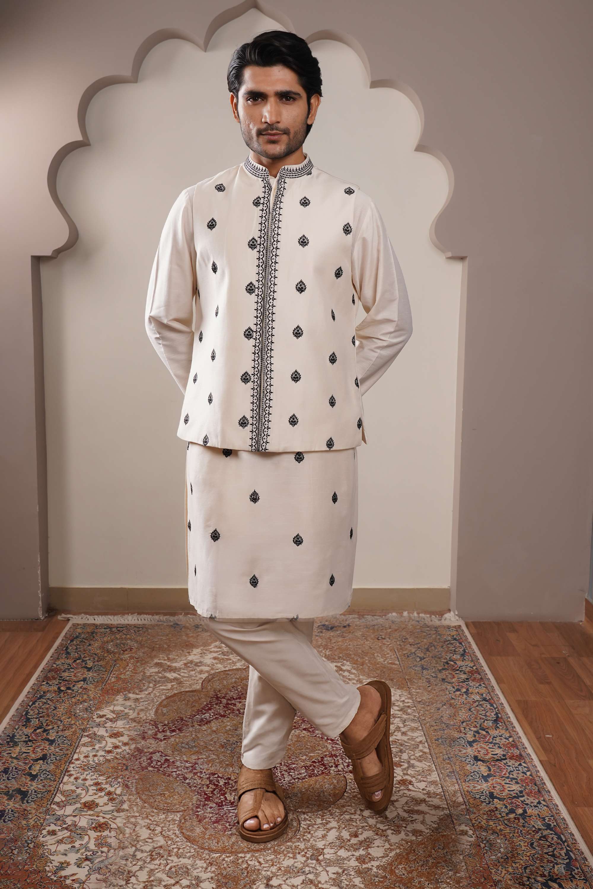 Embroidered-Viscose-Regular-Fit-Men-s-Kurta-Pyjama-Jacket-Set