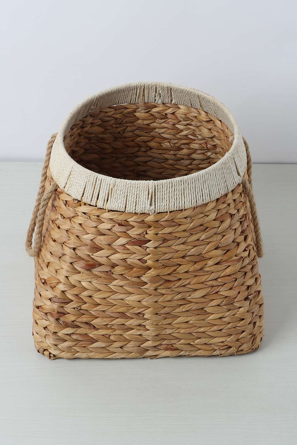 Water-Hyacinth-Prism-Laundry-30-Cm