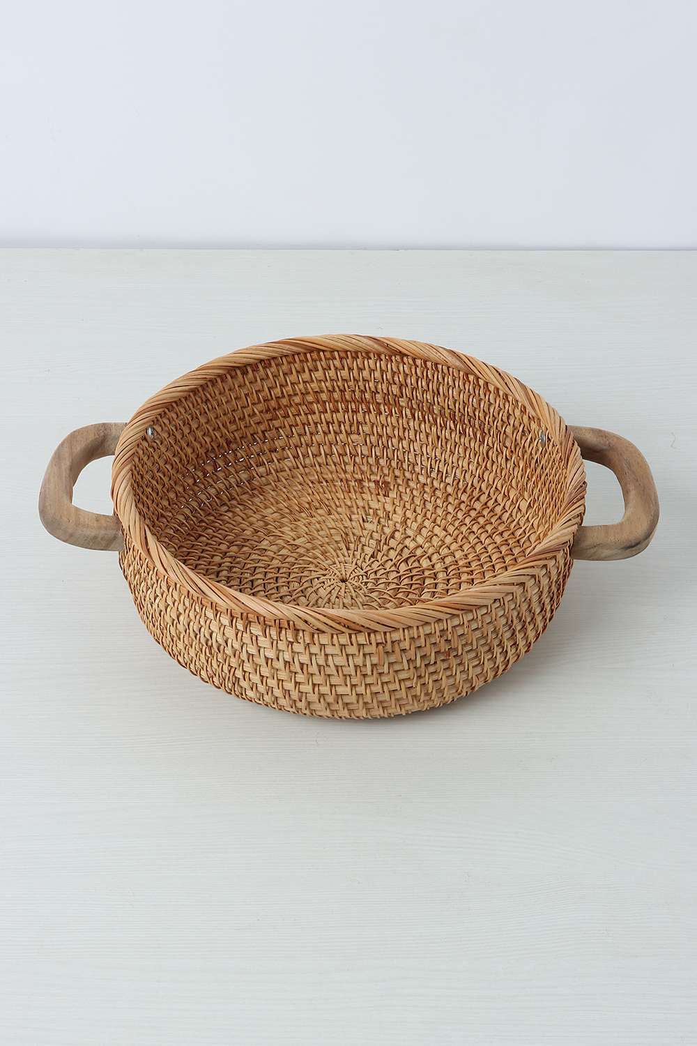 Rattan-Basket-With-Wodn-Hndl-26-Cm