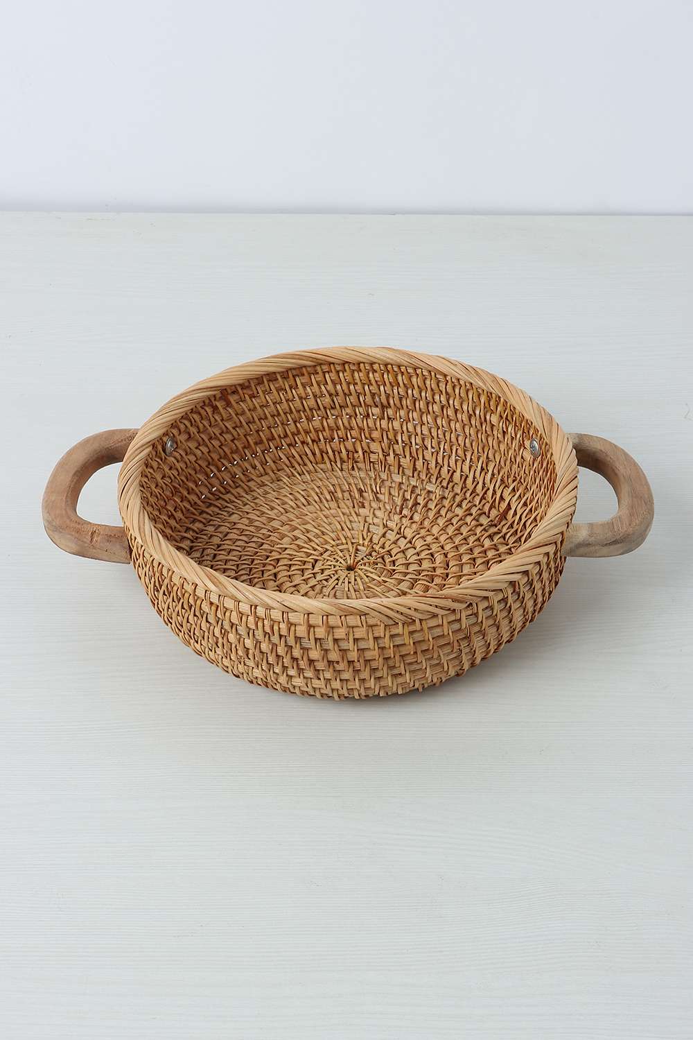 Rattan-Basket-With-Wodn-Hndl-23-Cm