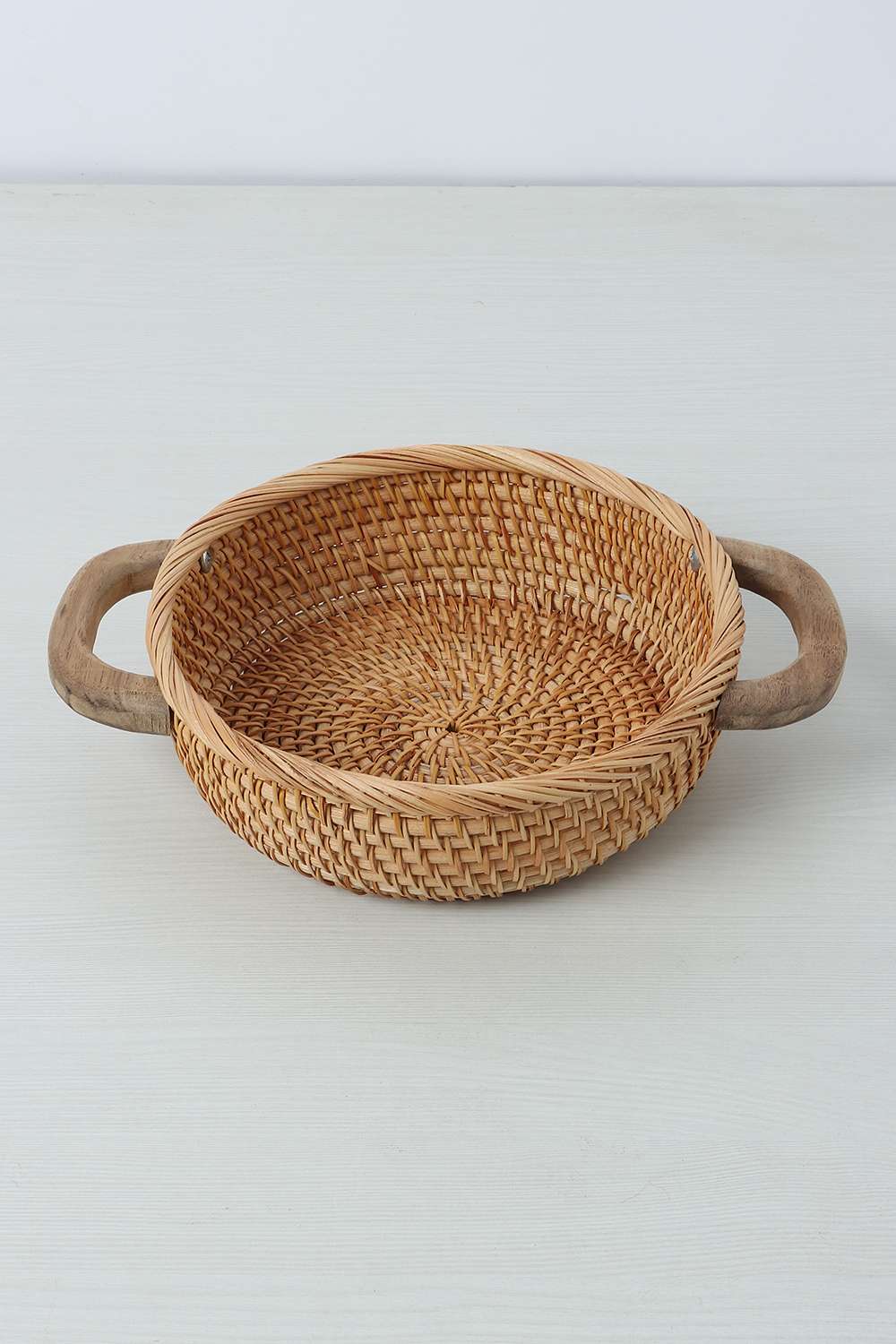 Rattan-Basket-With-Wodn-Hndl-20-Cm