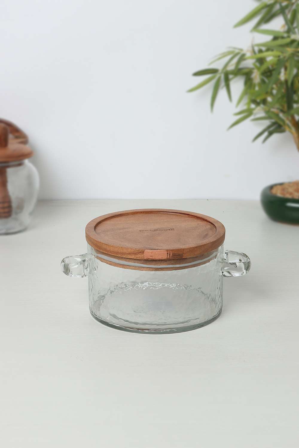Serving-Bowl-Wth-Wooden-Lid-1L