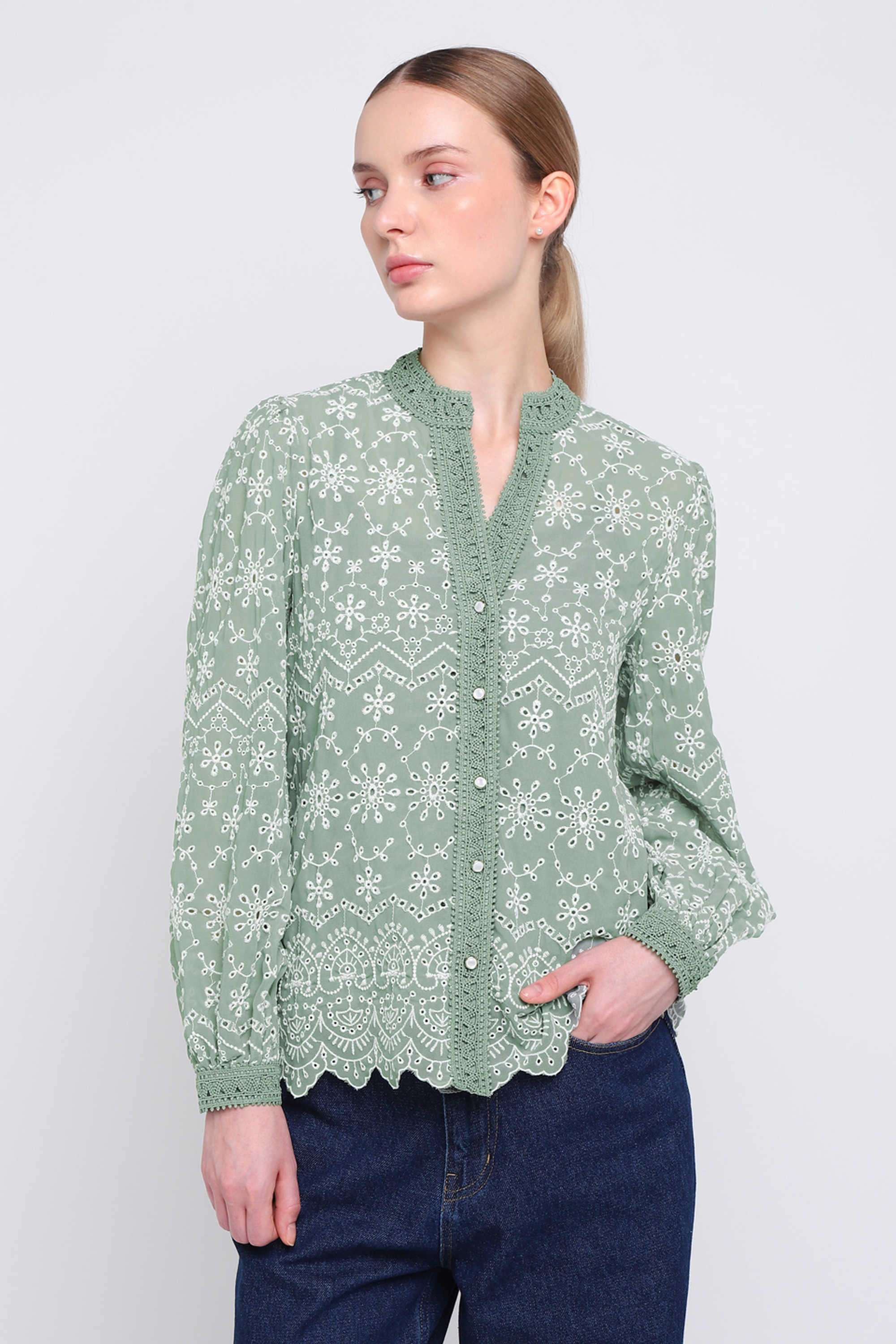 Solid-Georgette-Regular-Fit-Women-s-Top