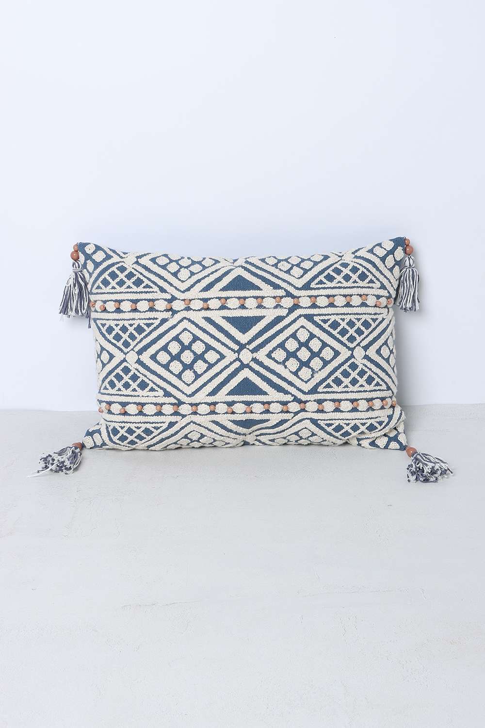 Uo-Tassara-Modern-Cotton-Cushion-Covers-30-x-45-cm