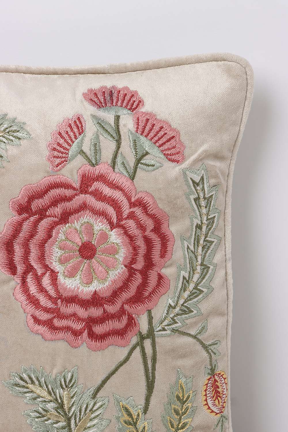 Po-Meadow-Mist-Velvet-Floral-30x45-Cushion-Cover