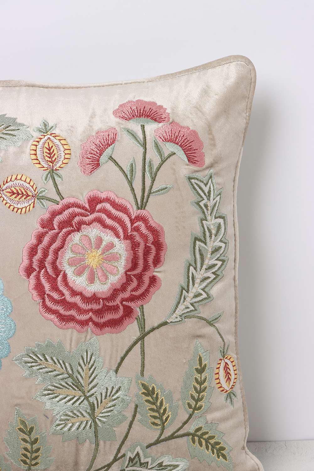 Po-Meadow-Mist-Velvet-Floral-40x40-Cushion-Cover