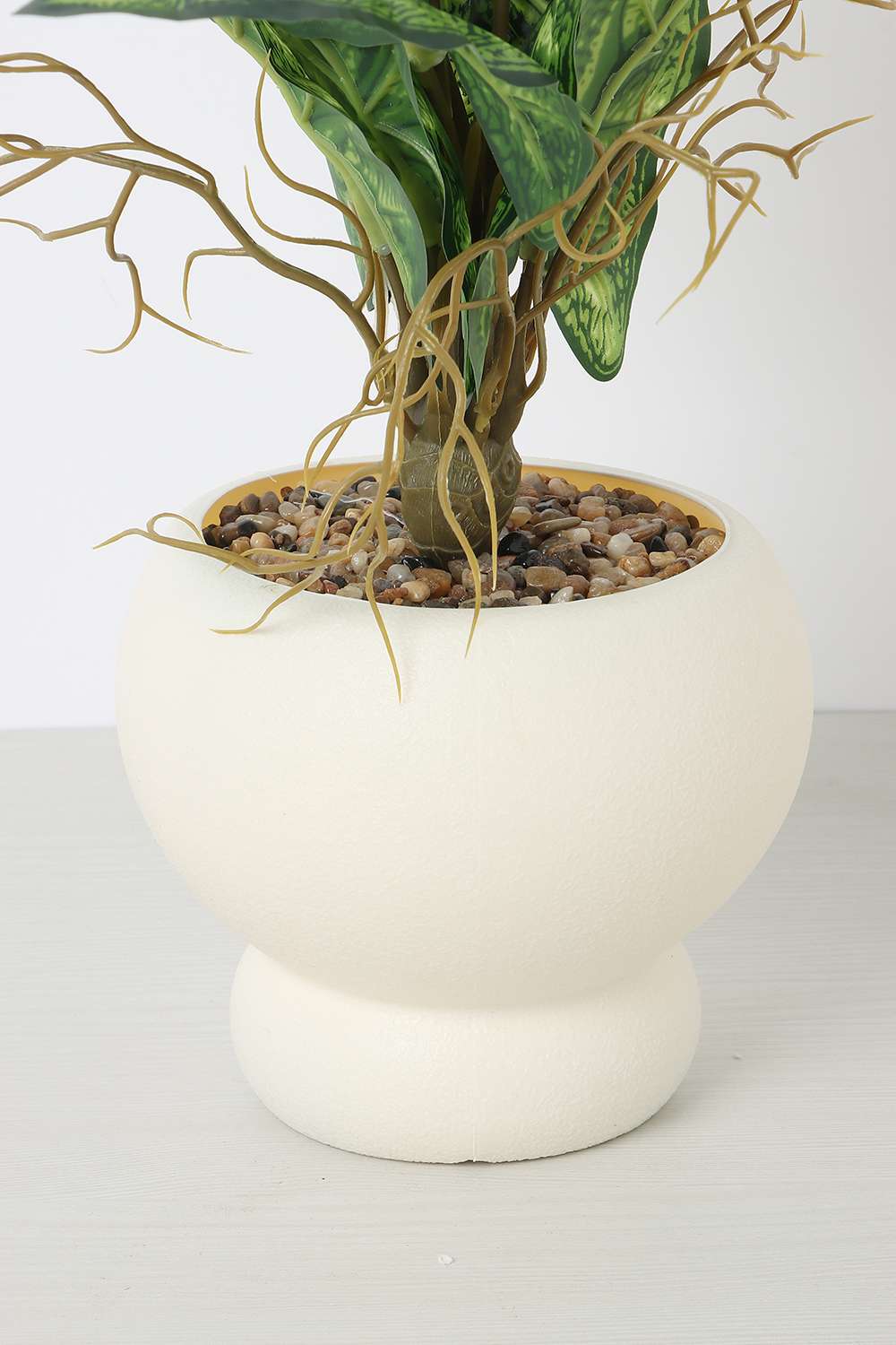 Noir-Shd-Crm-Pt-Potted-Plant-A-37-cm