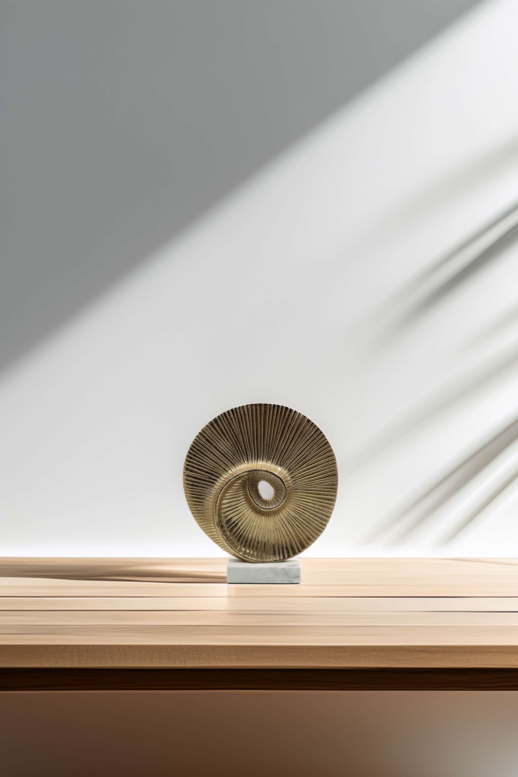 Modern-Luxe-Abstract-Spiral-Objet