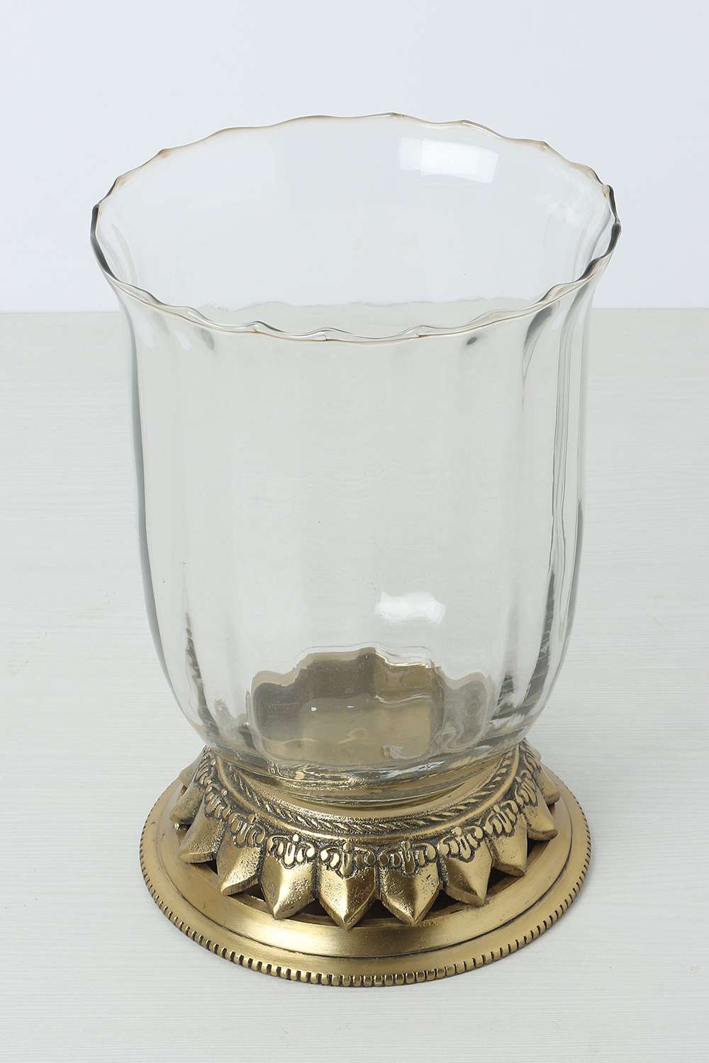 Amora-Antique-Metal-Lotus-Base-Hurricane-20-cm