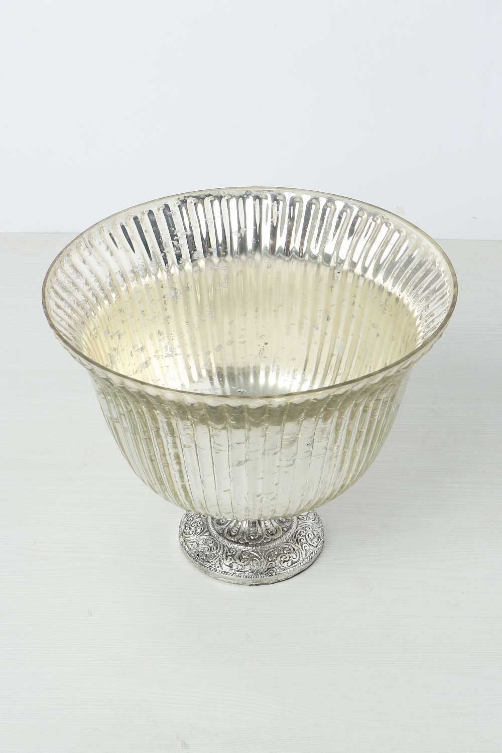 Gi-Glass-Ribed-Goblet-Hurricane-Gld-24-cm