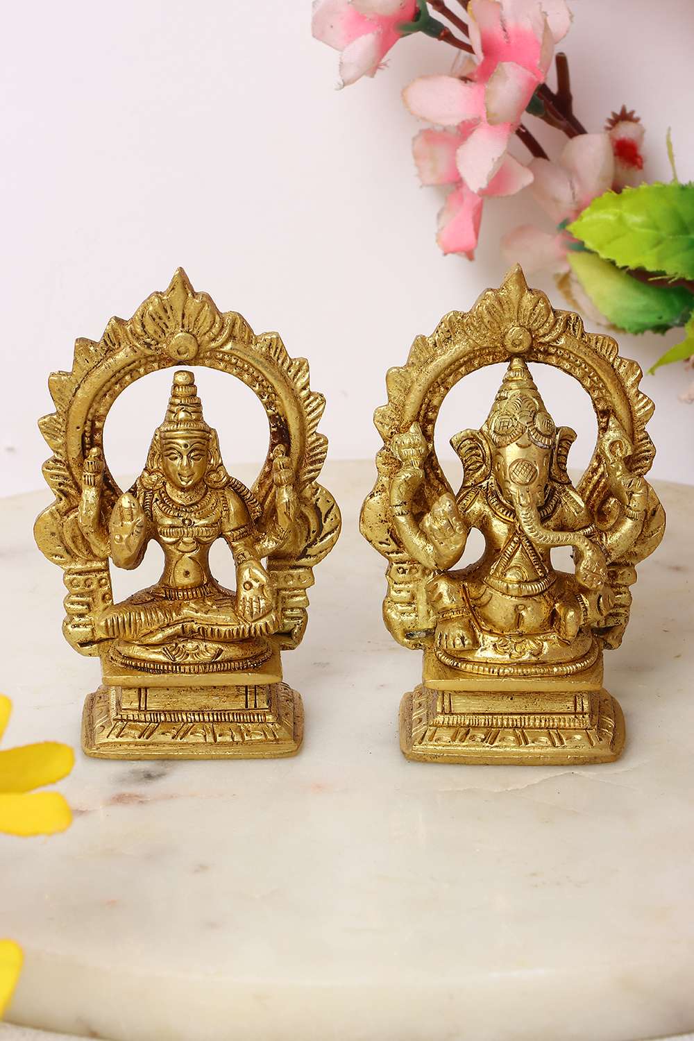 Mysa-Traditional-Ganesha-Lakshmi-Figurine-Brass-Showpieces-5.5-x-3-x-8-Cm