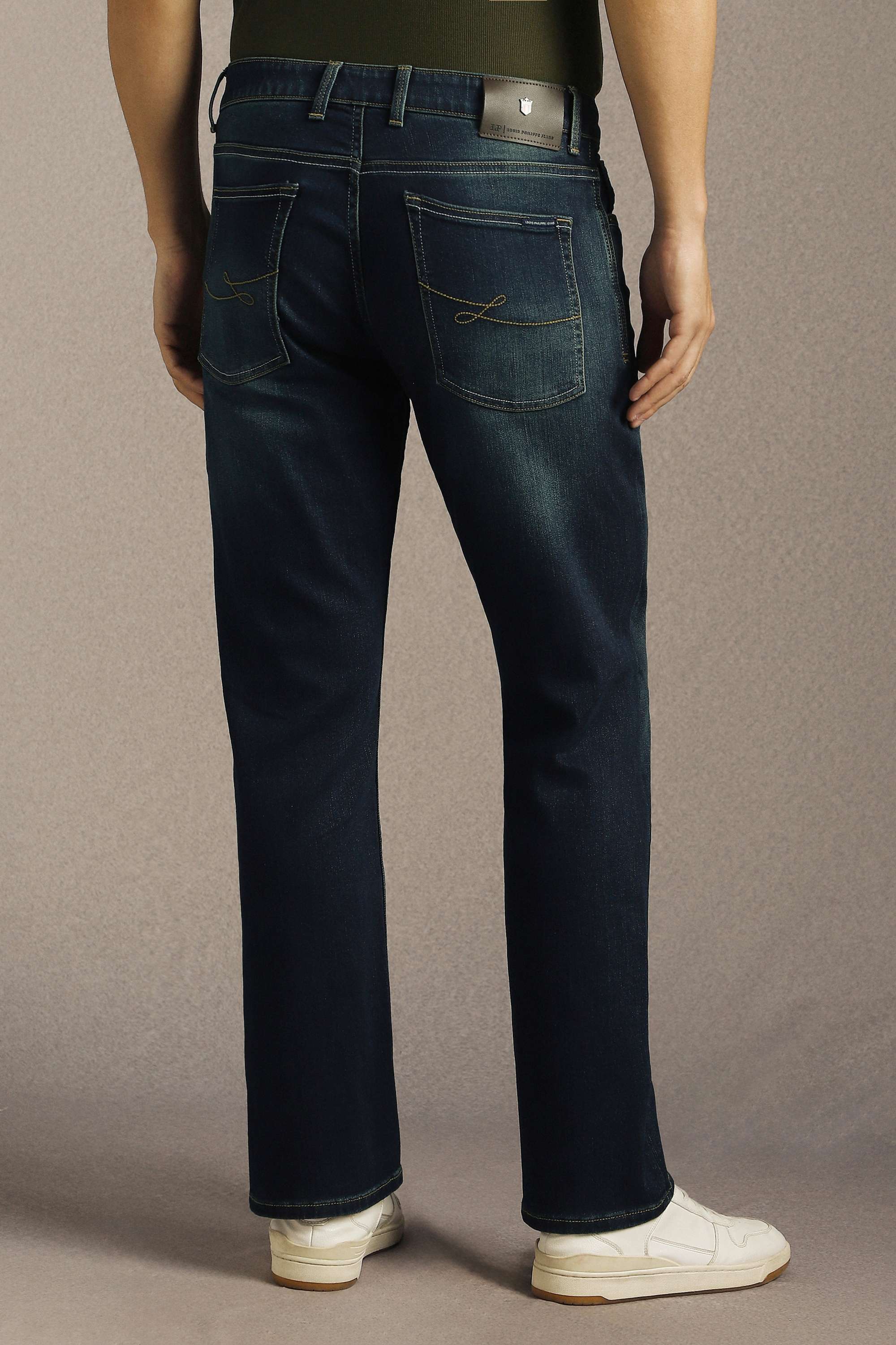 Light-Wash-Cotton-Blend-Bootcut-Fit-Men-s-Jeans