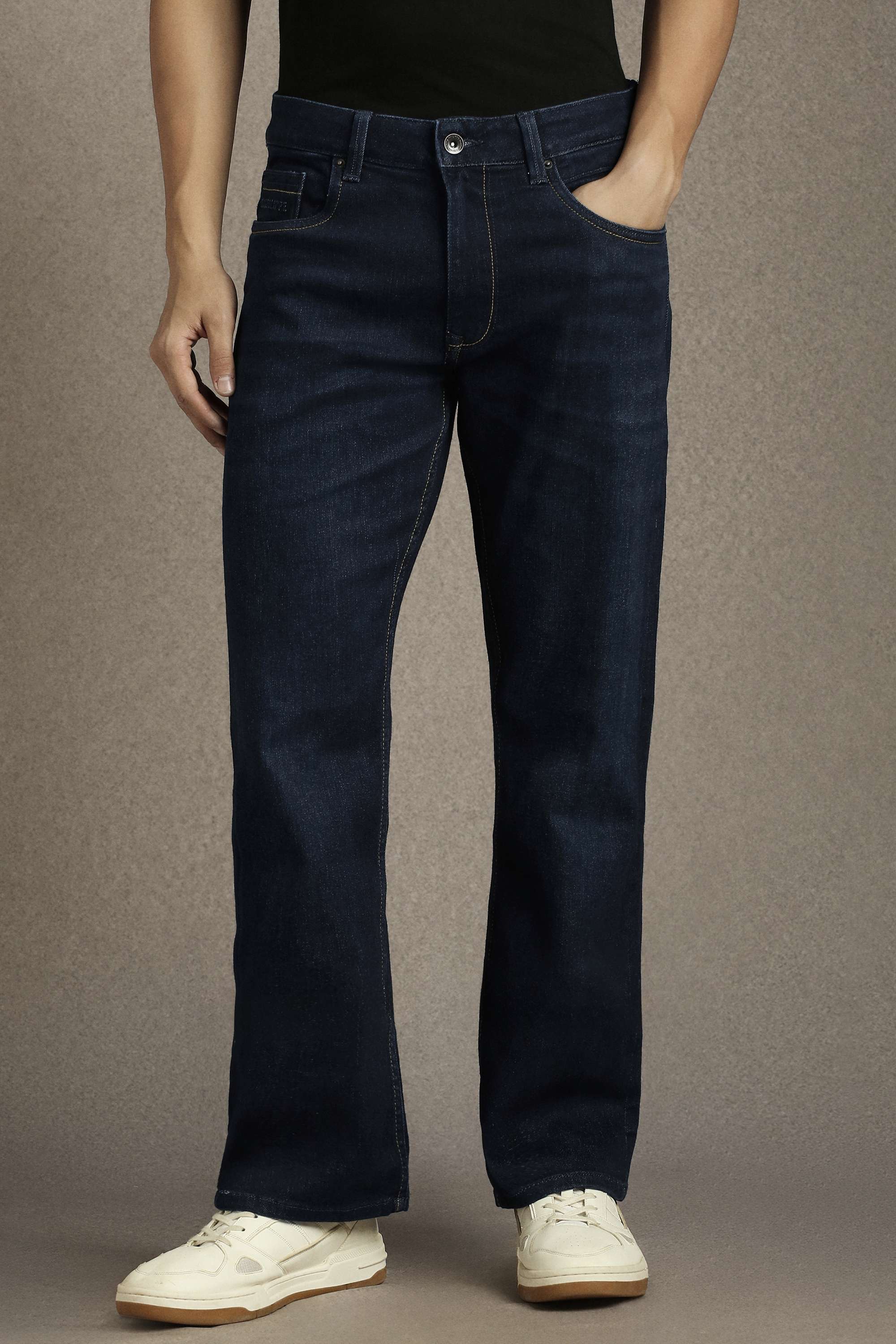 Light-Wash-Cotton-Blend-Bootcut-Fit-Men-s-Jeans