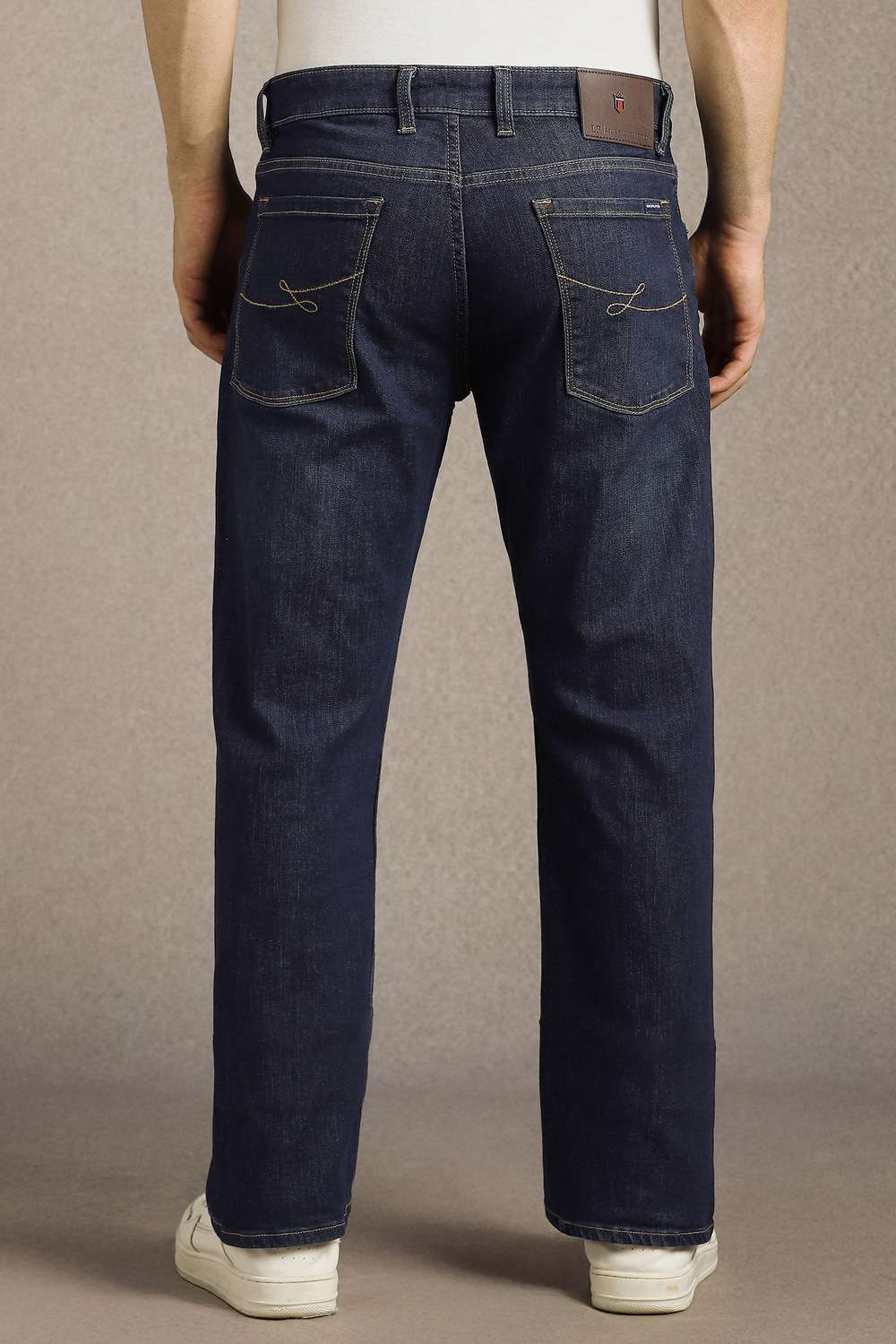 Light-Wash-Cotton-Blend-Bootcut-Fit-Men-Jeans
