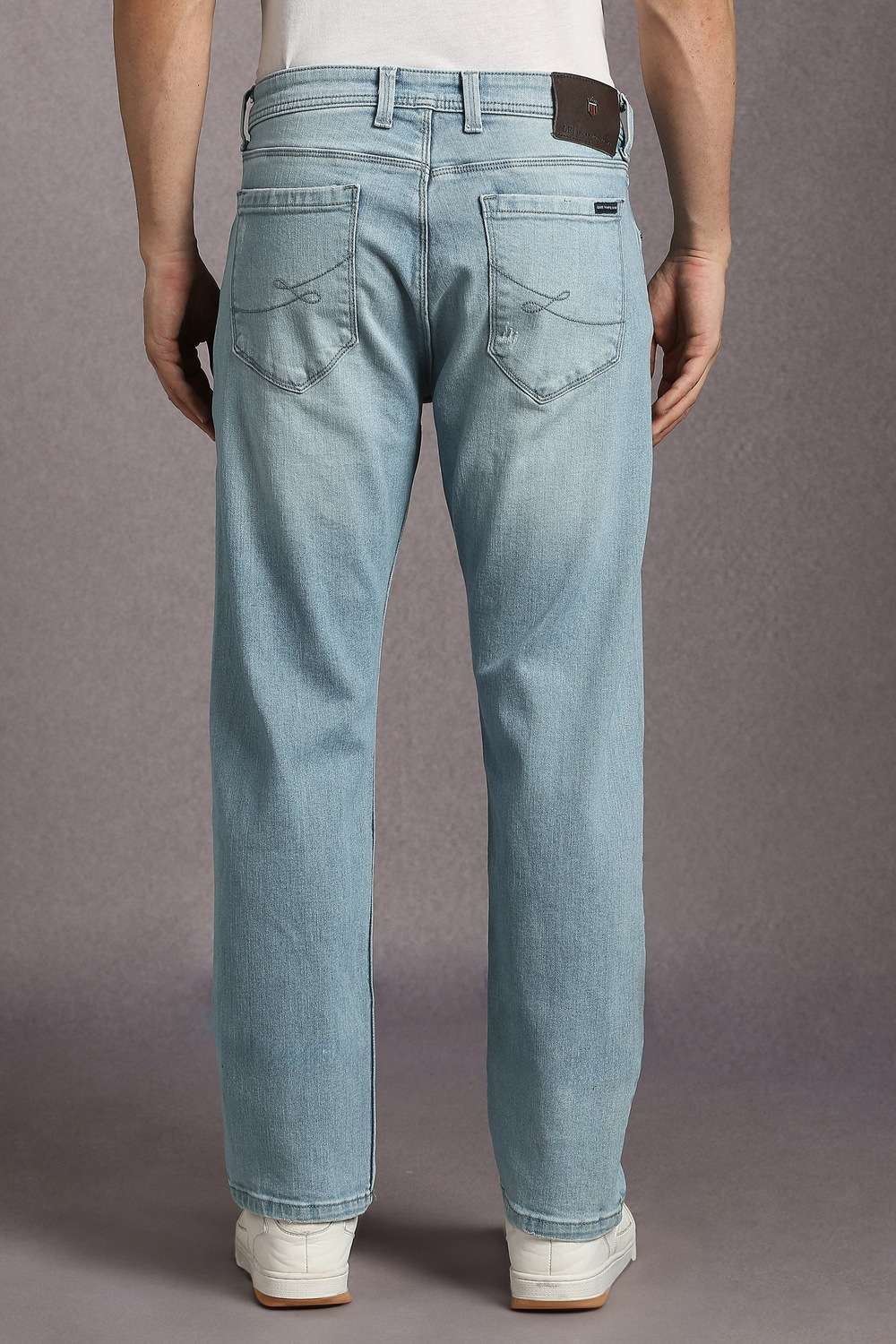 Light-Wash-Cotton-Blend-Regular-Fit-Men-s-Jeans