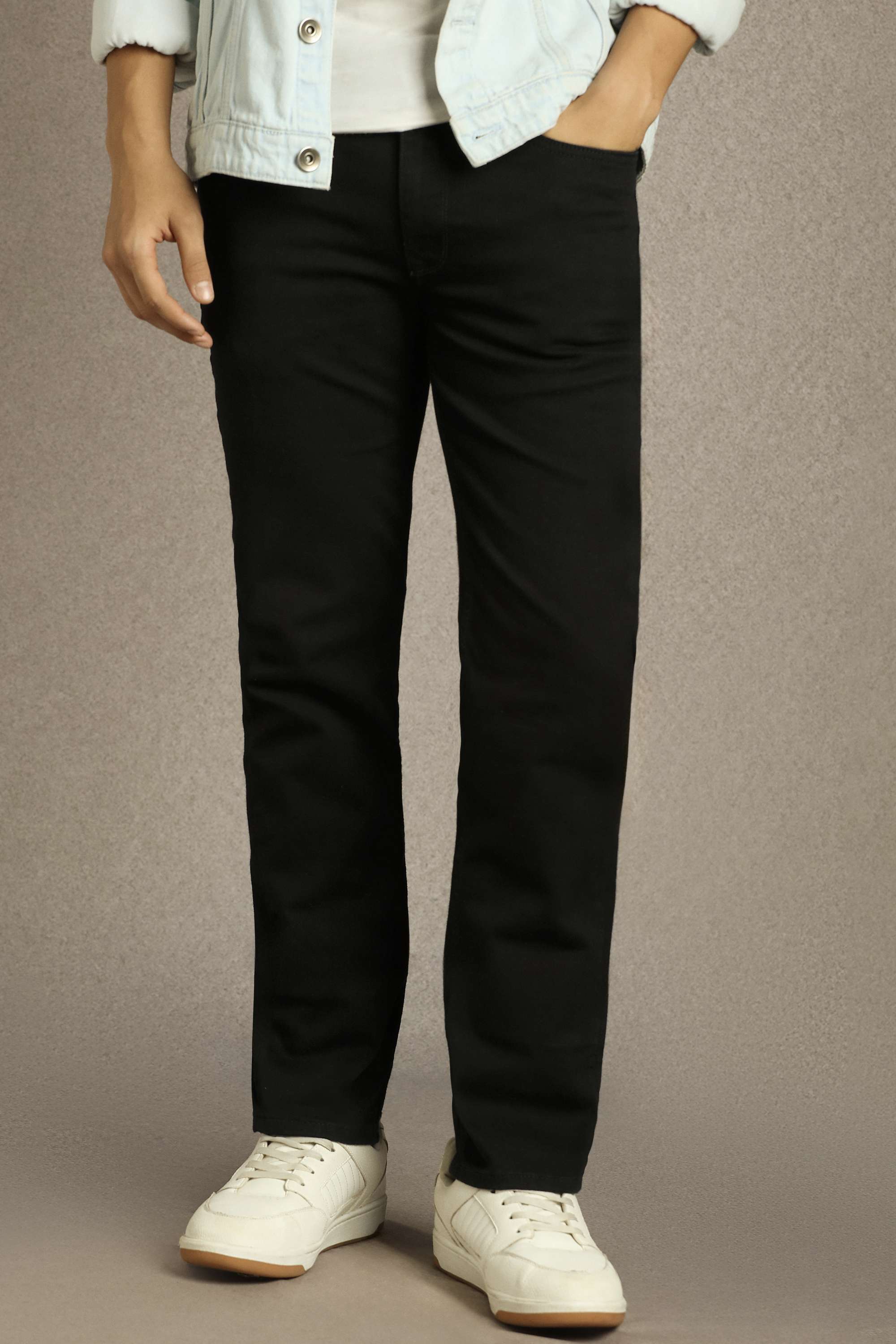 Light-Wash-Cotton-Blend-Slim-Fit-Men-s-Jeans