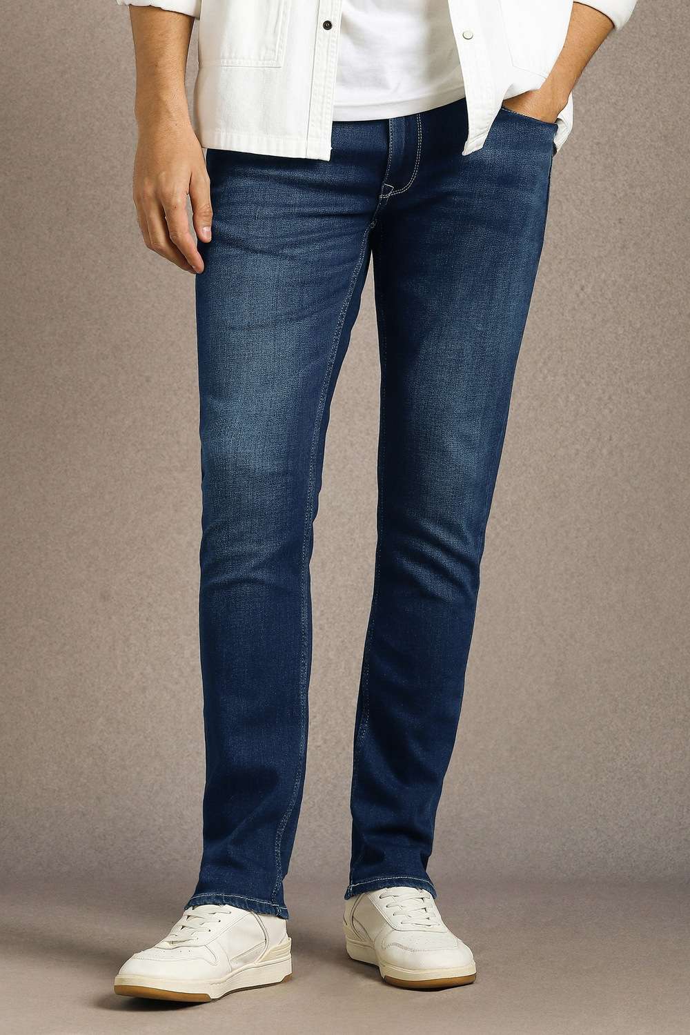 Light-Wash-Cotton-Blend-Slim-Fit-Men-s-Jeans