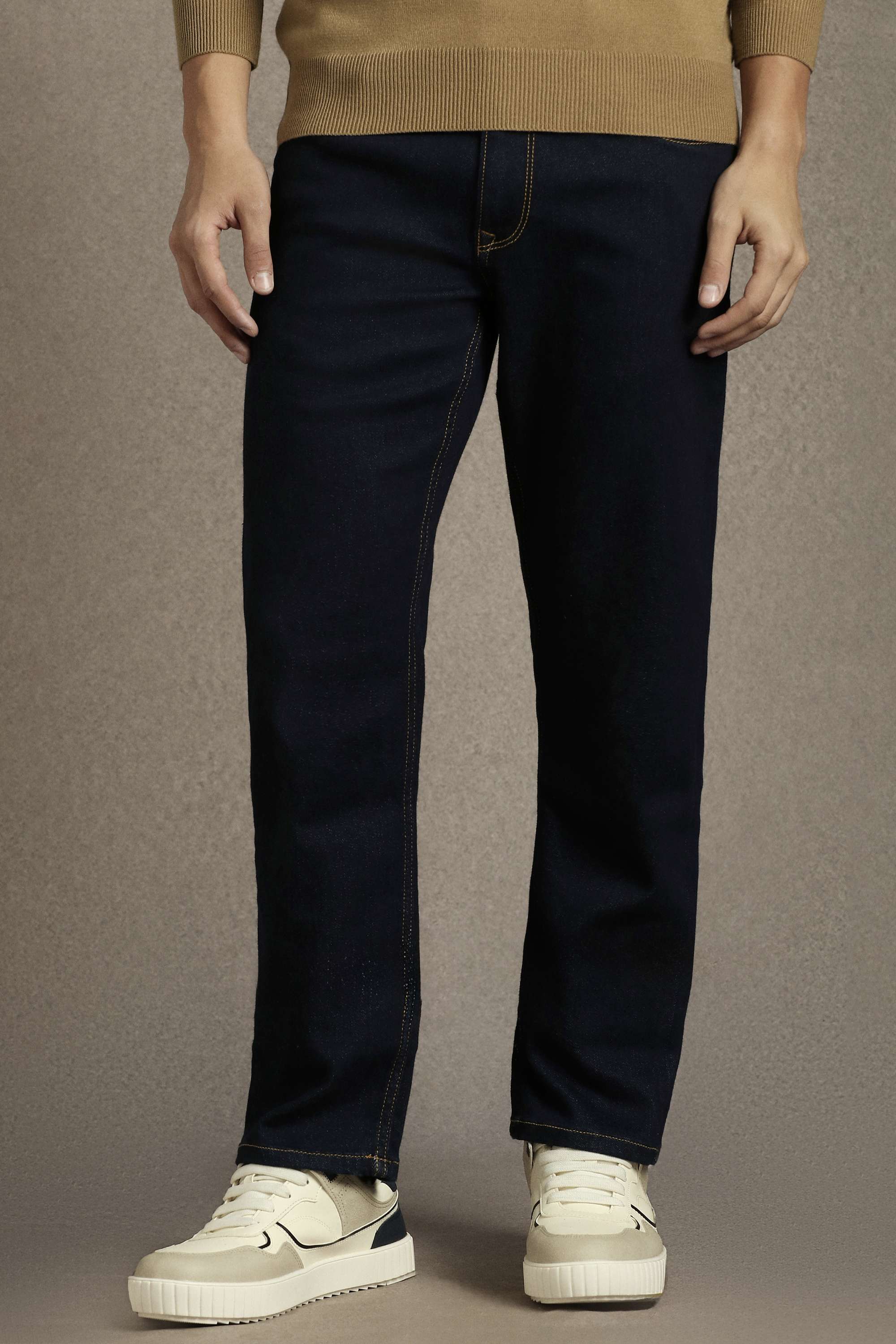 Light-Wash-Cotton-Blend-Slim-Fit-Men-s-Jeans
