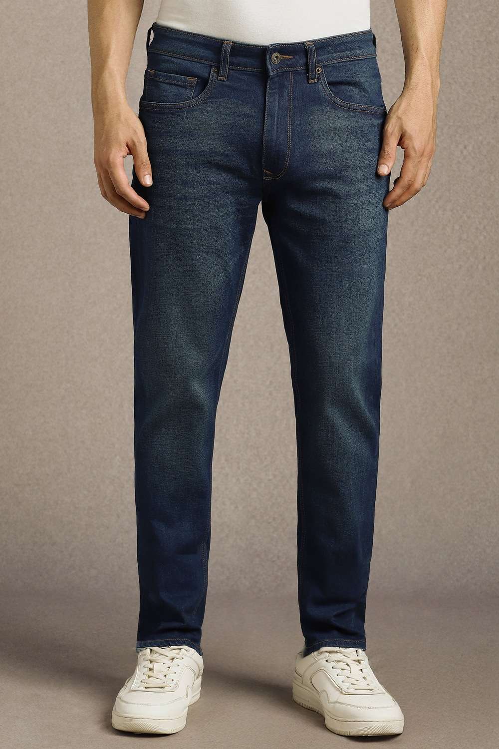 Light-Wash-Cotton-Blend-Slim-Fit-Men-s-Jeans
