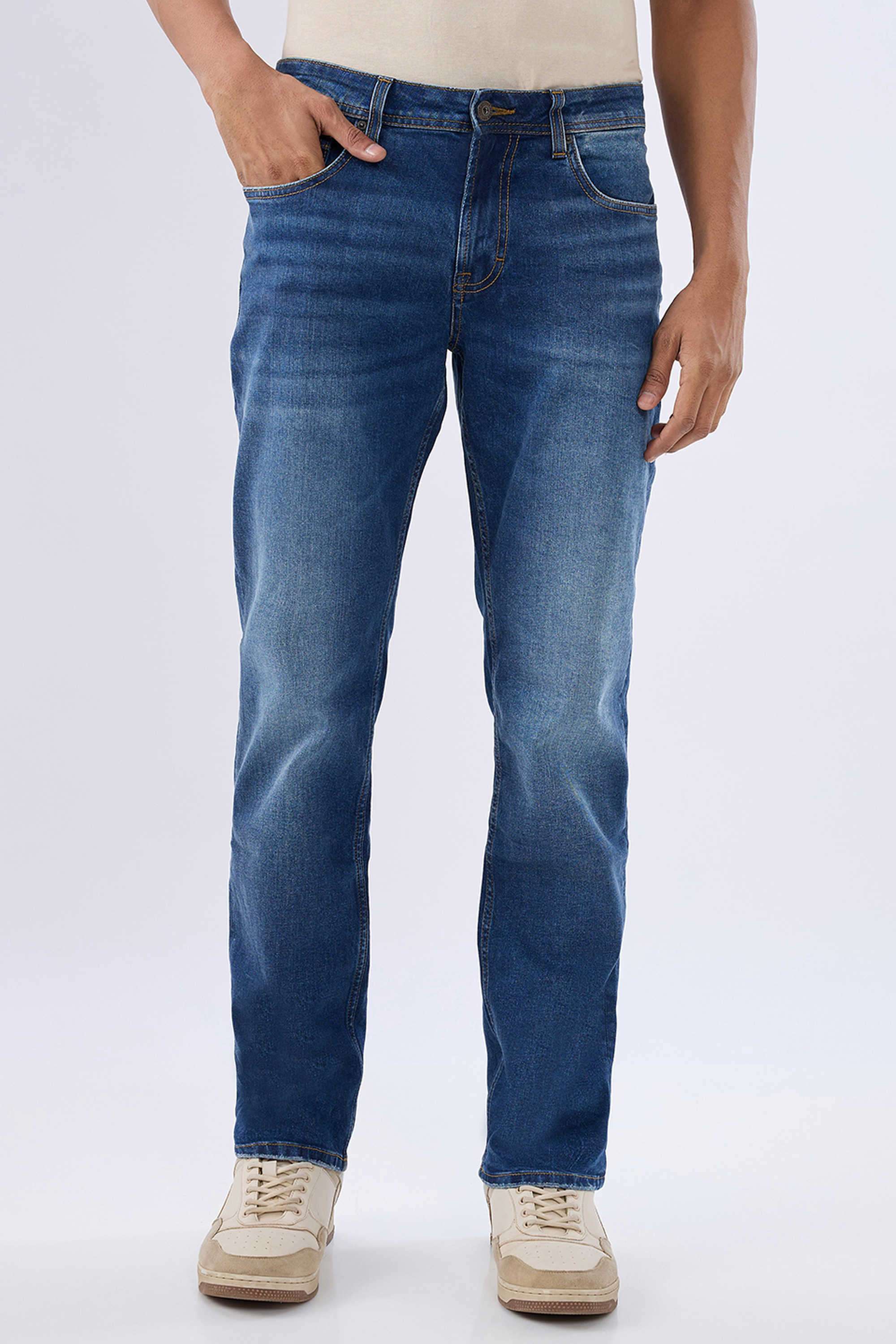 Light-Wash-Cotton-Relaxed-Fit-Men-Jeans