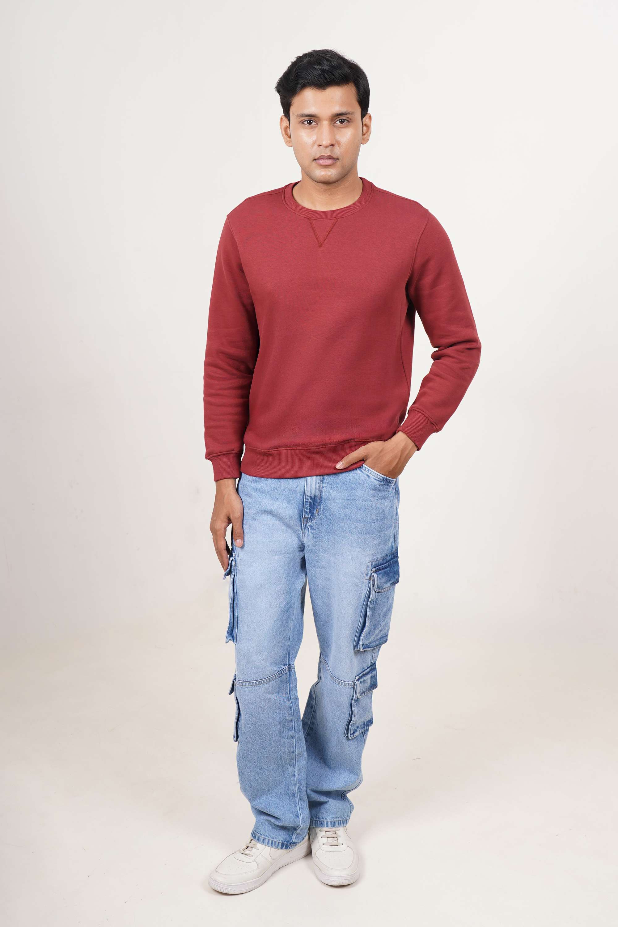 Solid-Blended-Round-Neck-Men-s-Sweatshirt