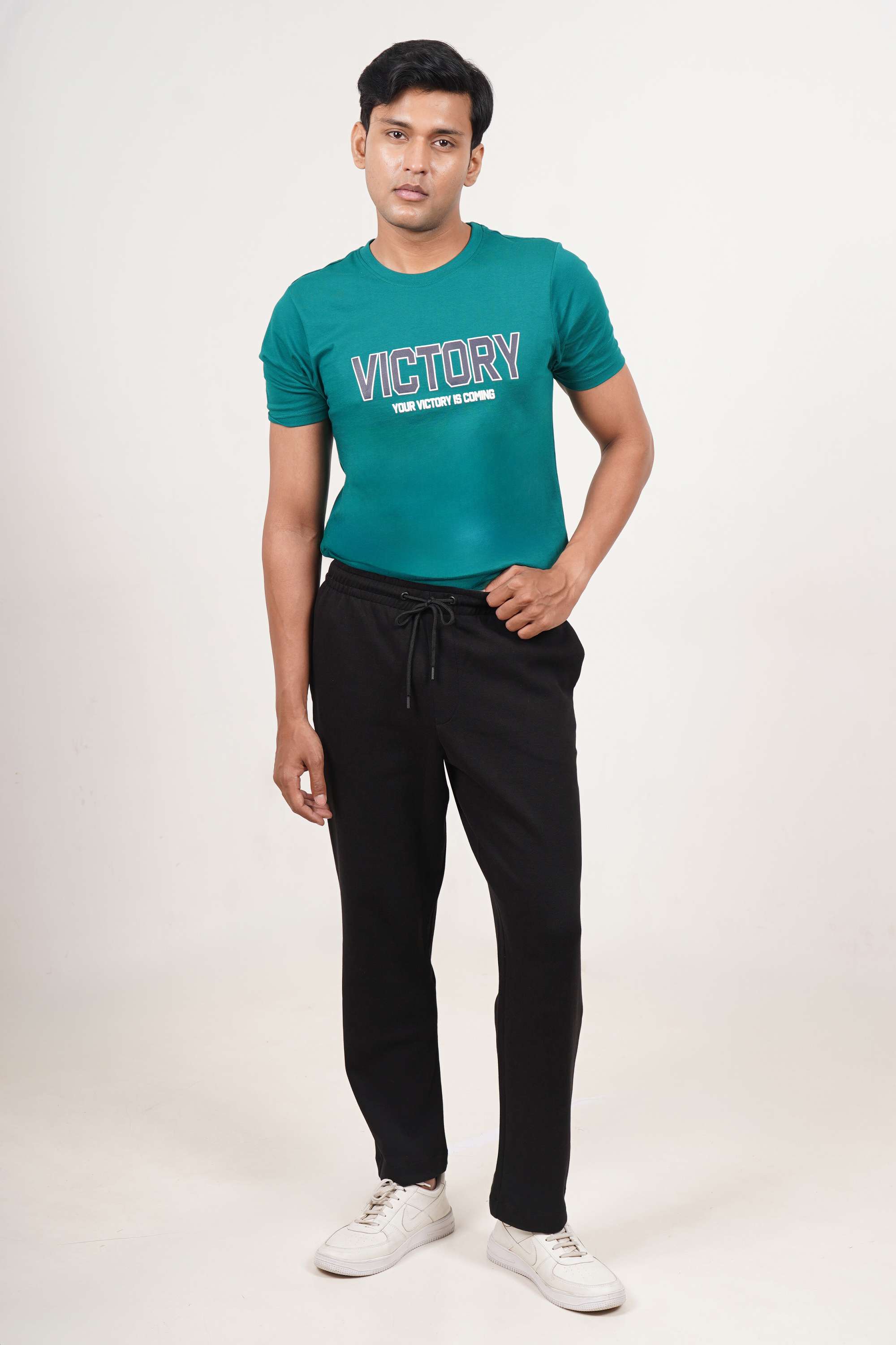 Solid-Blended-Regular-Fit-Men-s-Trousers