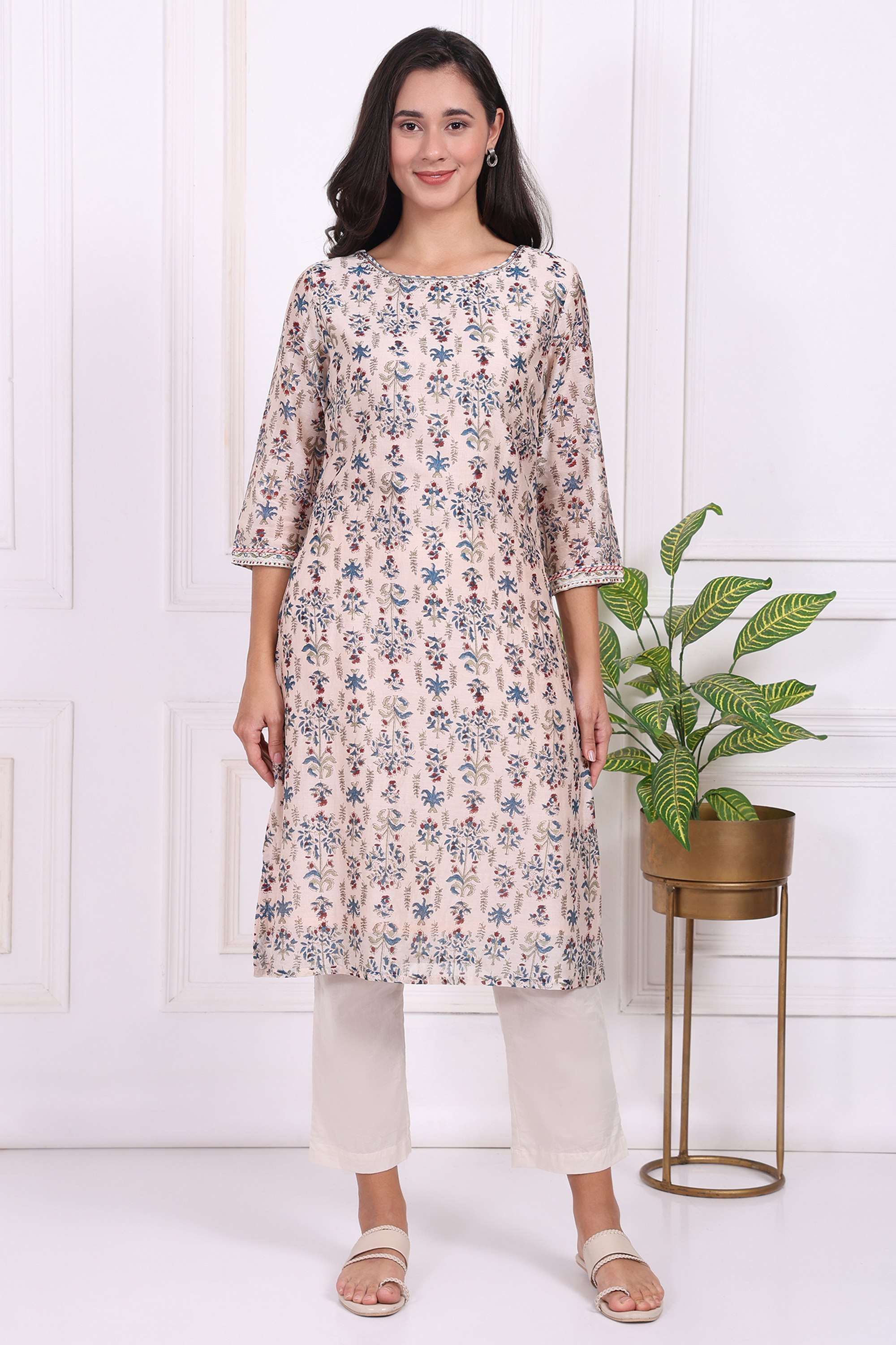 Floral-Blended-Fabric-Round-Neck-Women-s-Festive-Wear-Kurta