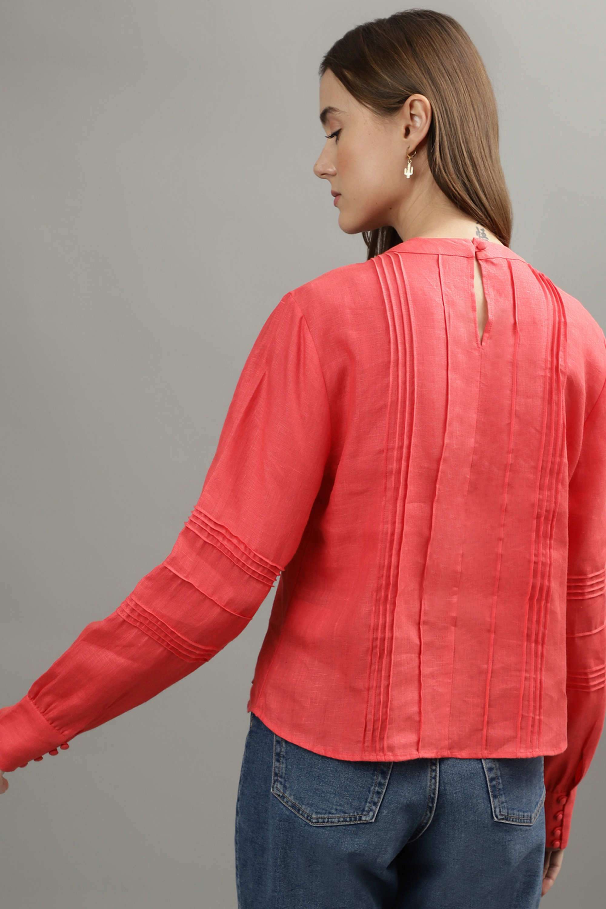 Solid-Acrylic-Collared-Women-s-Top