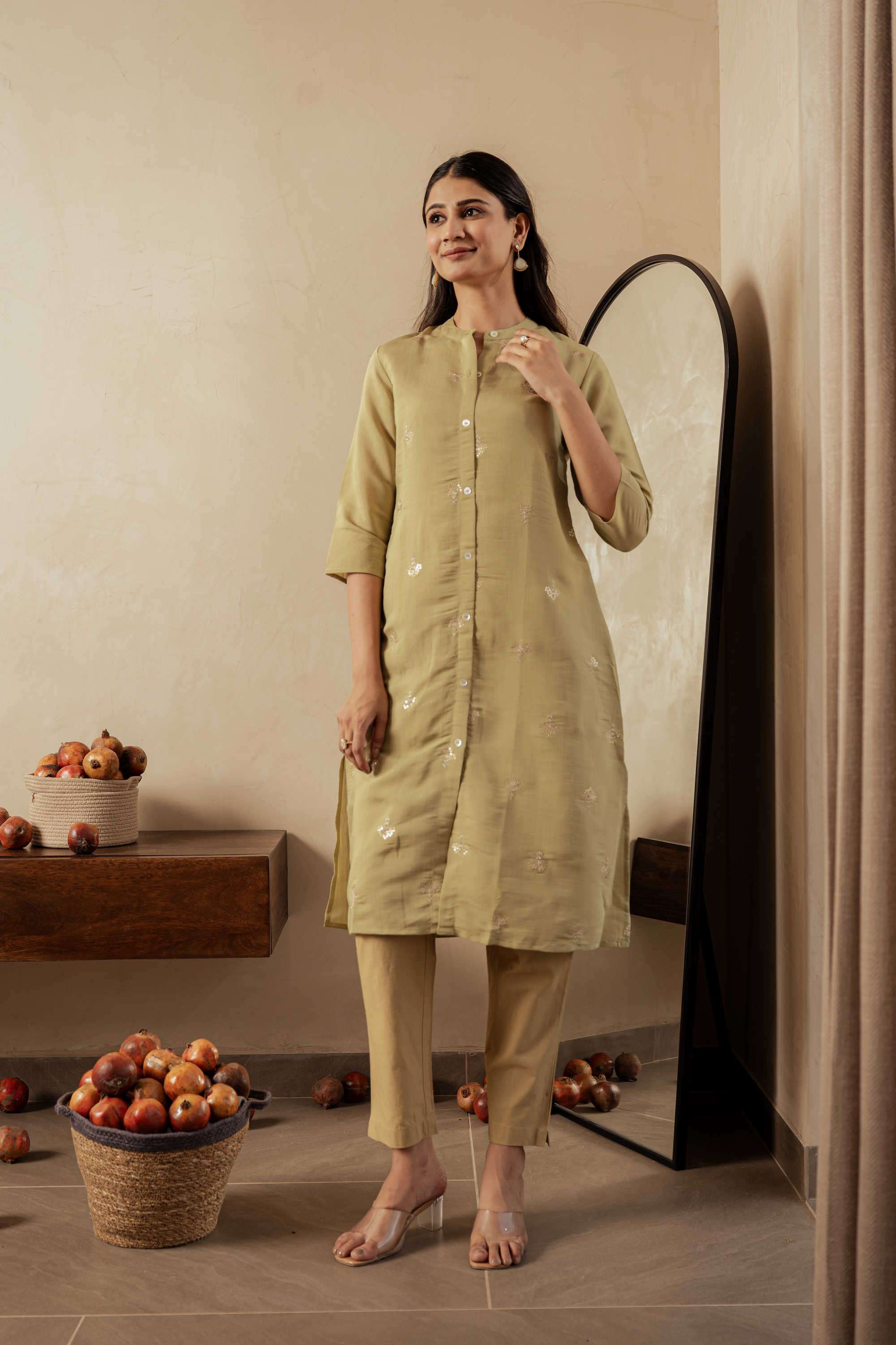 Embroidered-Viscose-Round-Neck-Women-s-Festive-Wear-Kurta