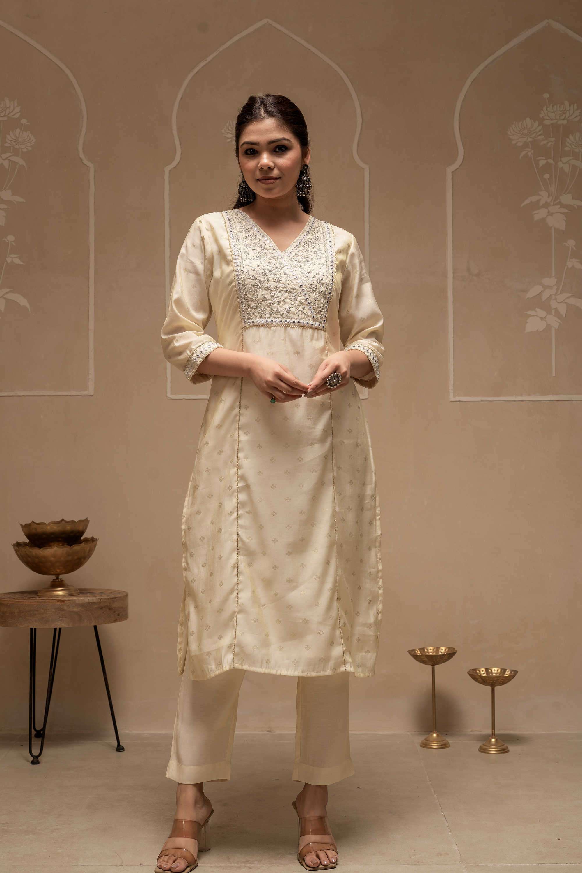 Embroidered-Viscose-V-Neck-Women-s-Festive-Wear-Kurta-Set