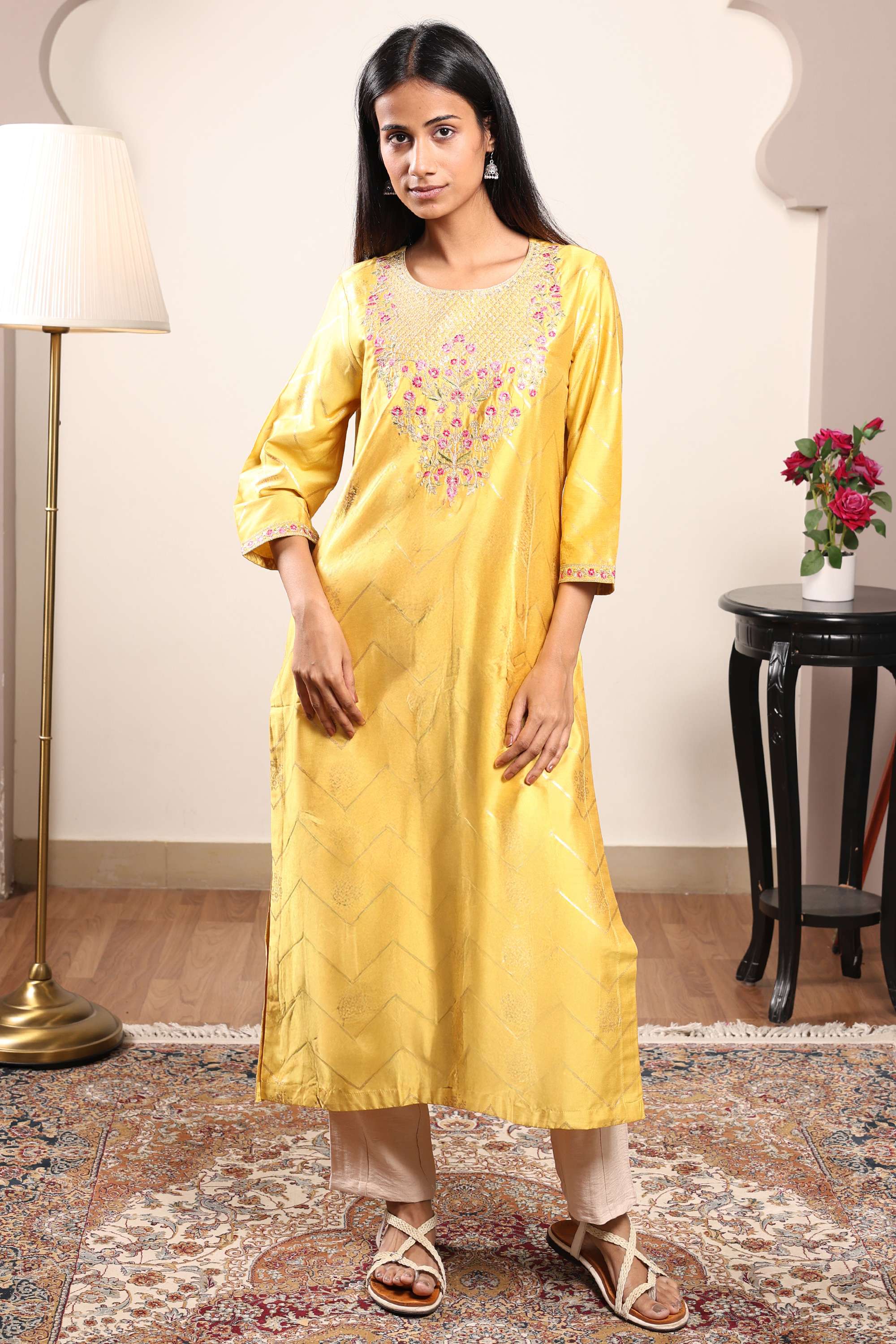 Embroidered-Blended-Fabric-Round-Neck-Women-s-Kurta