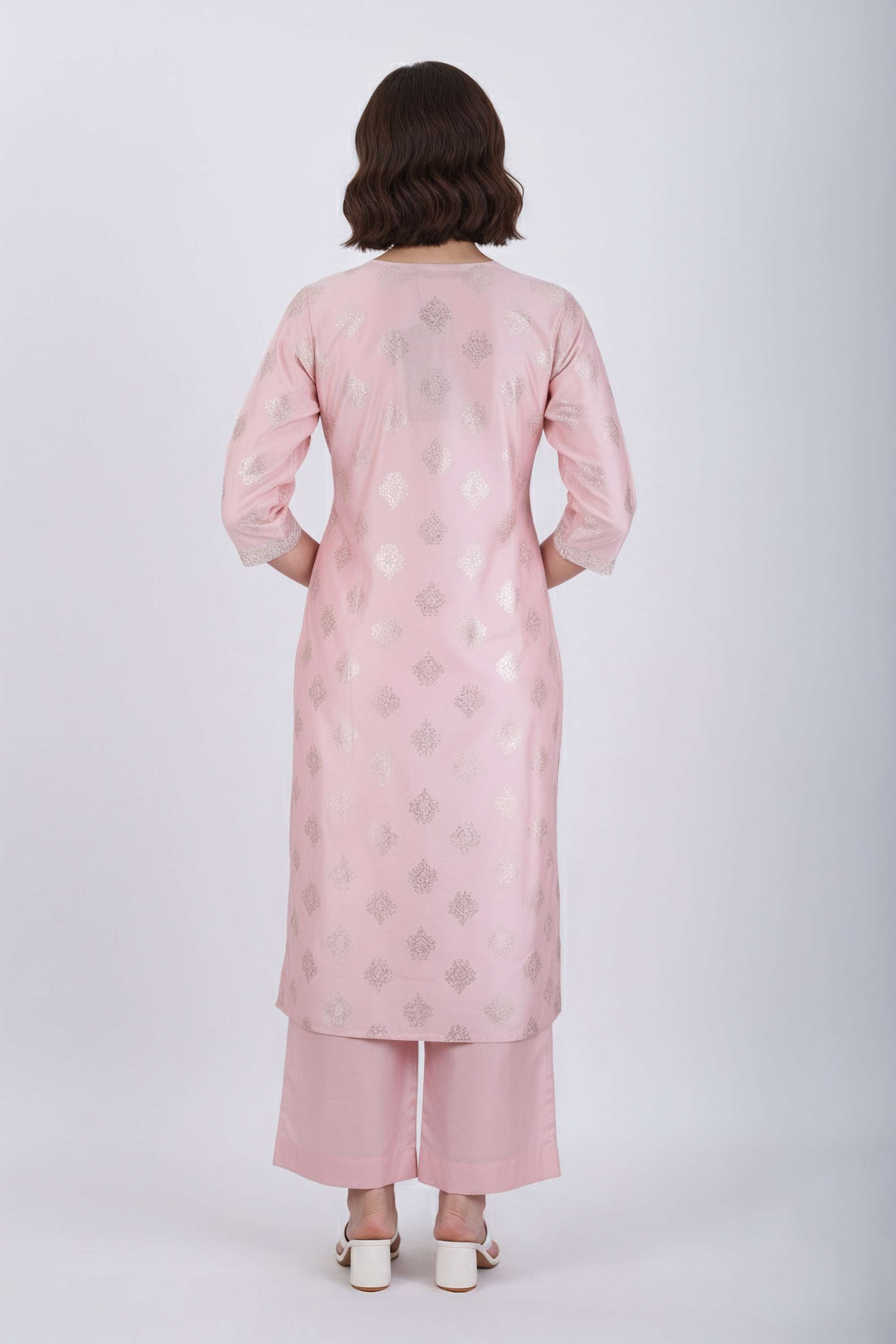 Embroidered-Blended-Fabric-Round-Neck-Women-Fusion-Wear-Kurta