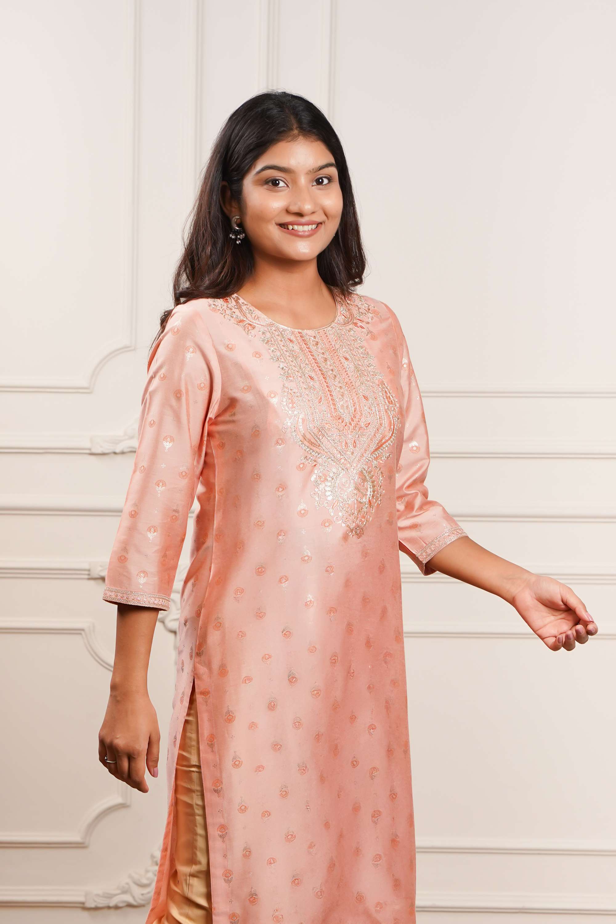 Embroidered-Polyester-Round-Neck-Women-Fusion-Wear-Kurta