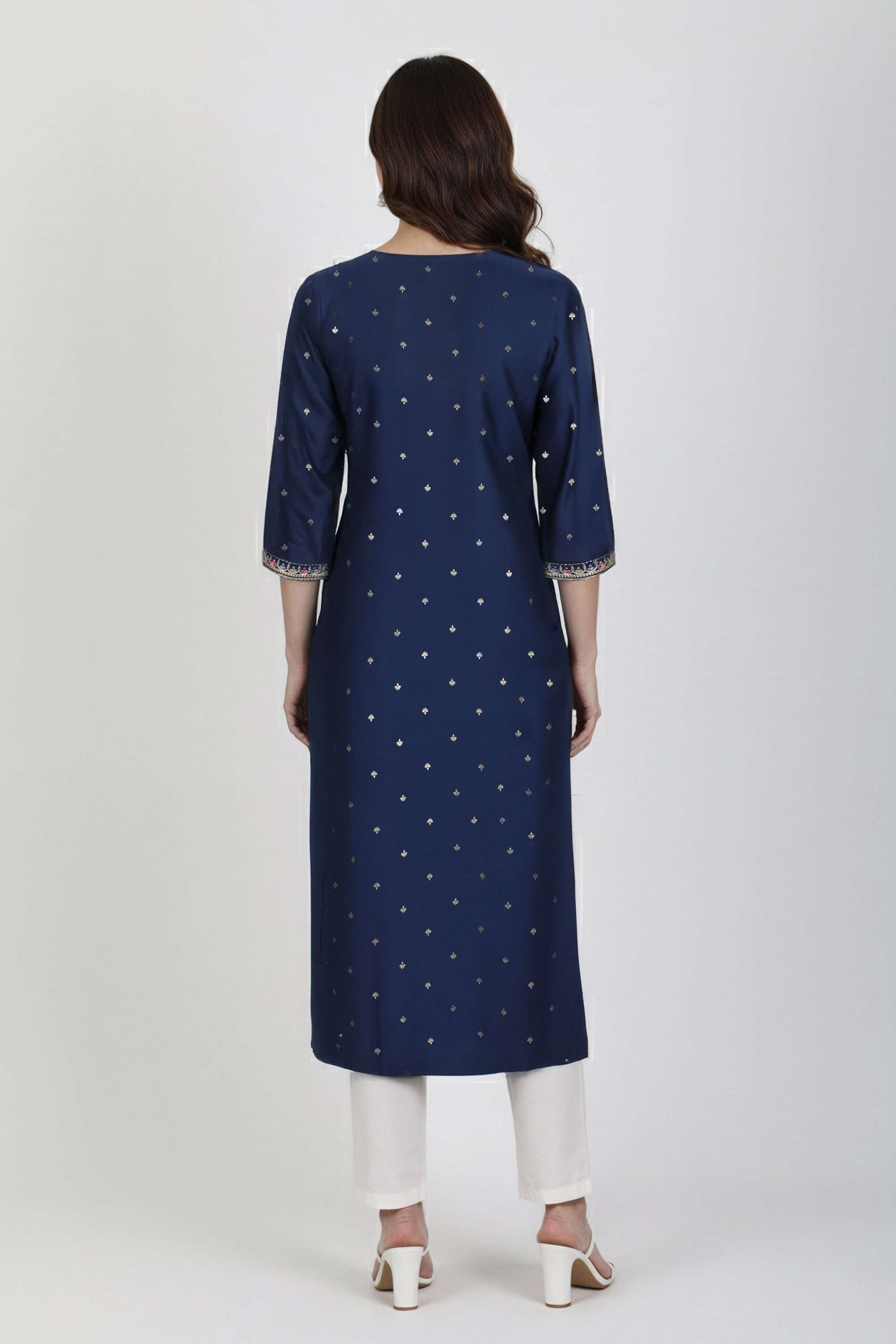 Embroidered-Blended-Fabric-Round-Neck-Women-Fusion-Wear-Kurta