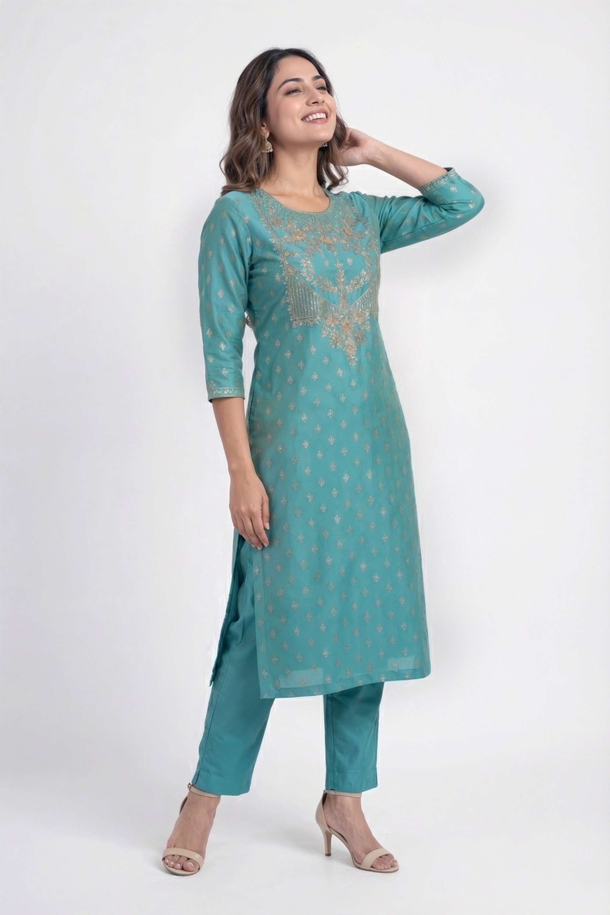 Embroidered-Blended-Fabric-Round-Neck-Women-Fusion-Wear-Kurta
