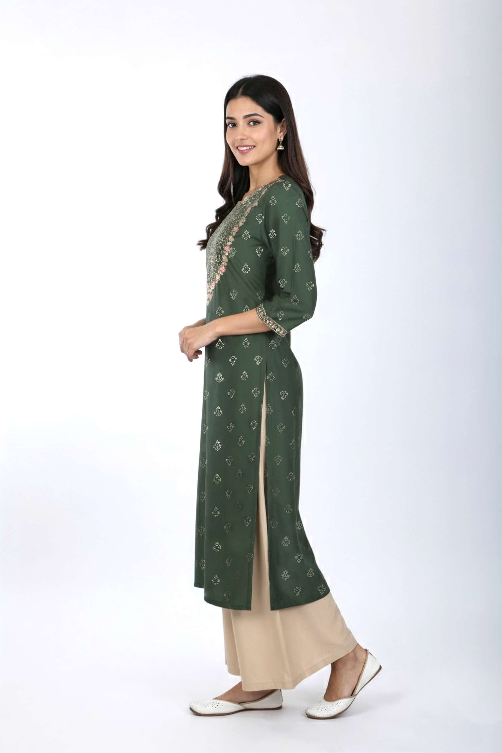 Embroidered-Blended-Fabric-Round-Neck-Women-Fusion-Wear-Kurta