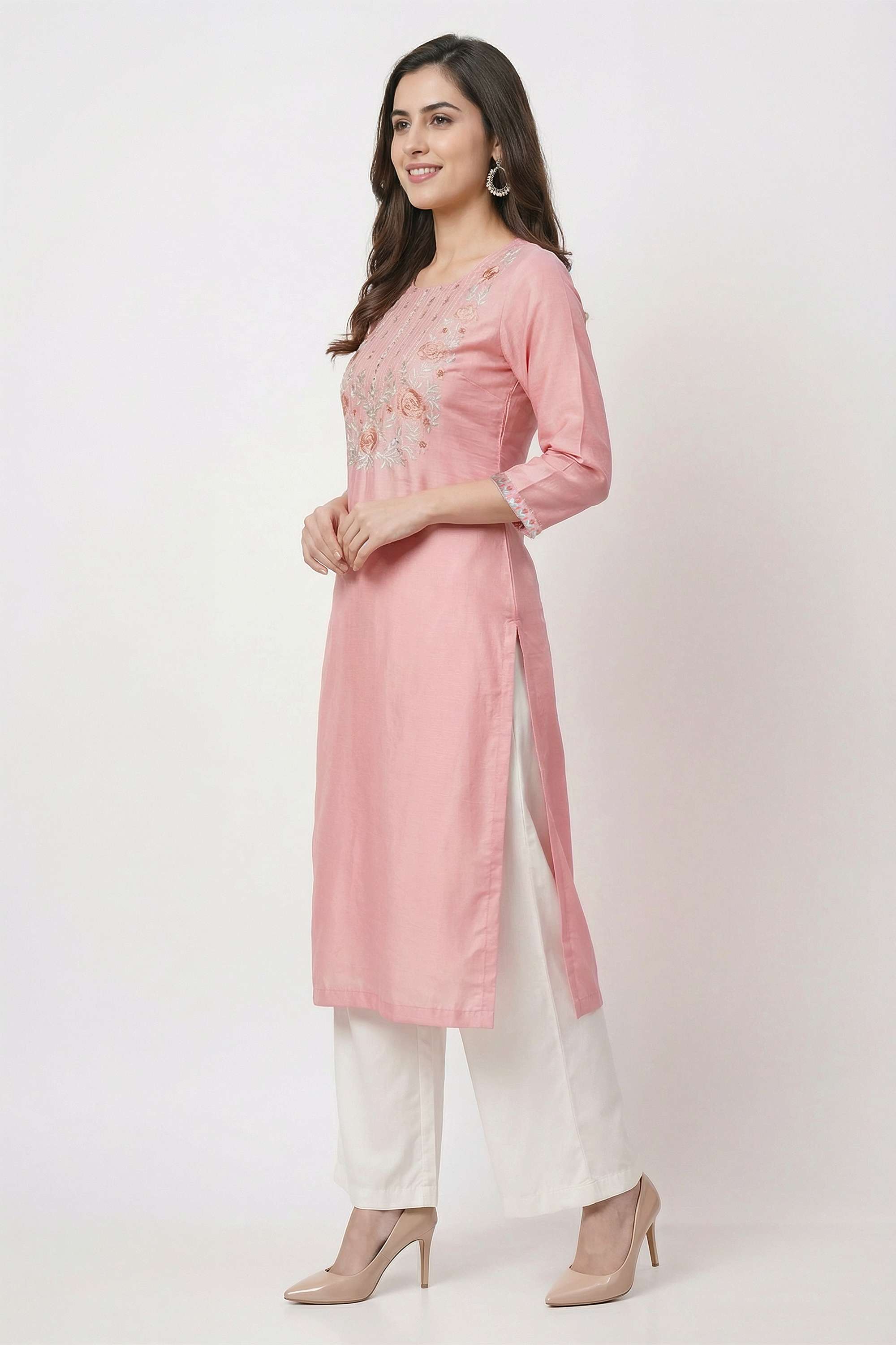 Embroidered-Blended-Fabric-Round-Neck-Women-Fusion-Wear-Kurta