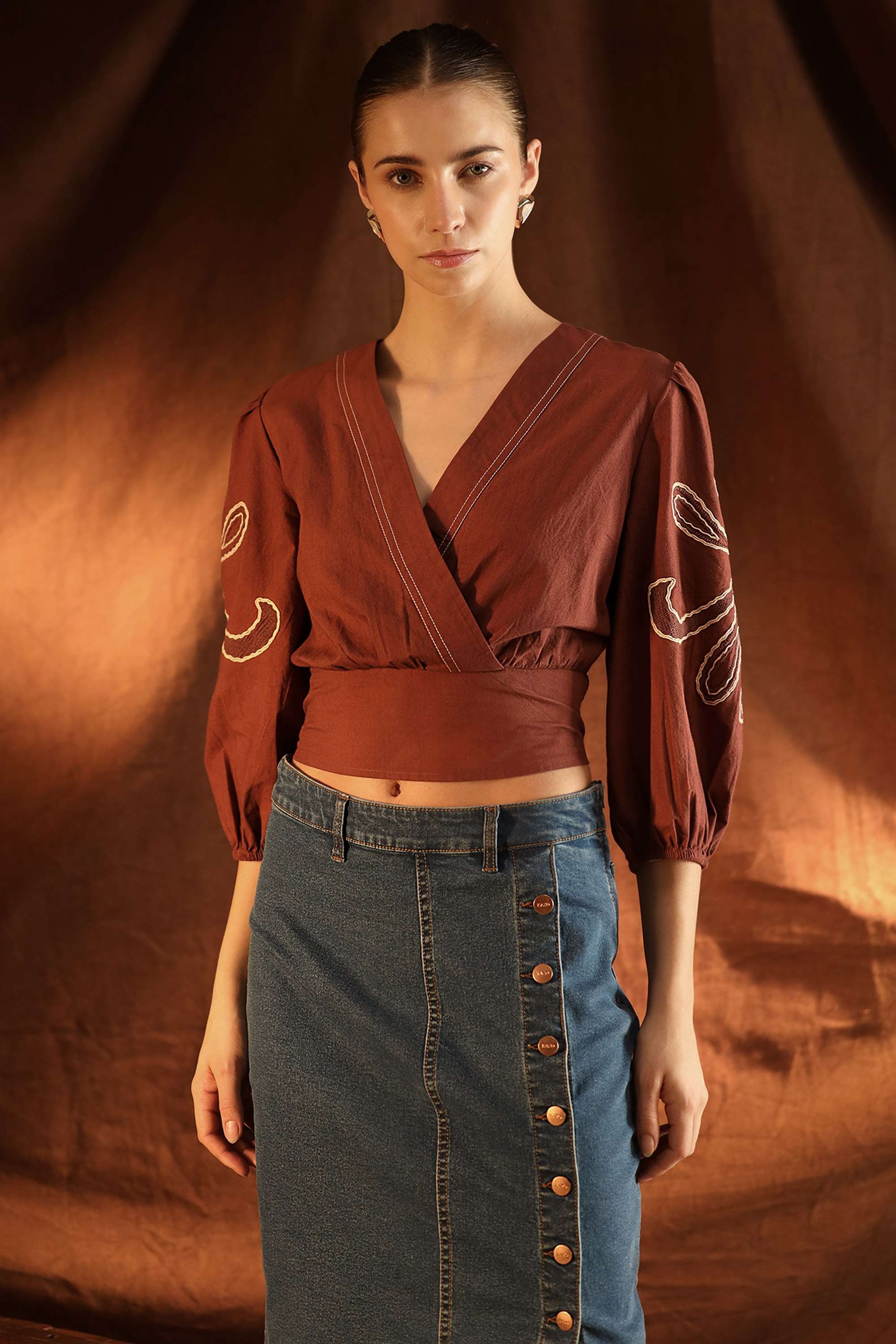 Embroidered-Poplin-V-Neck-Women-s-Zelda-Top