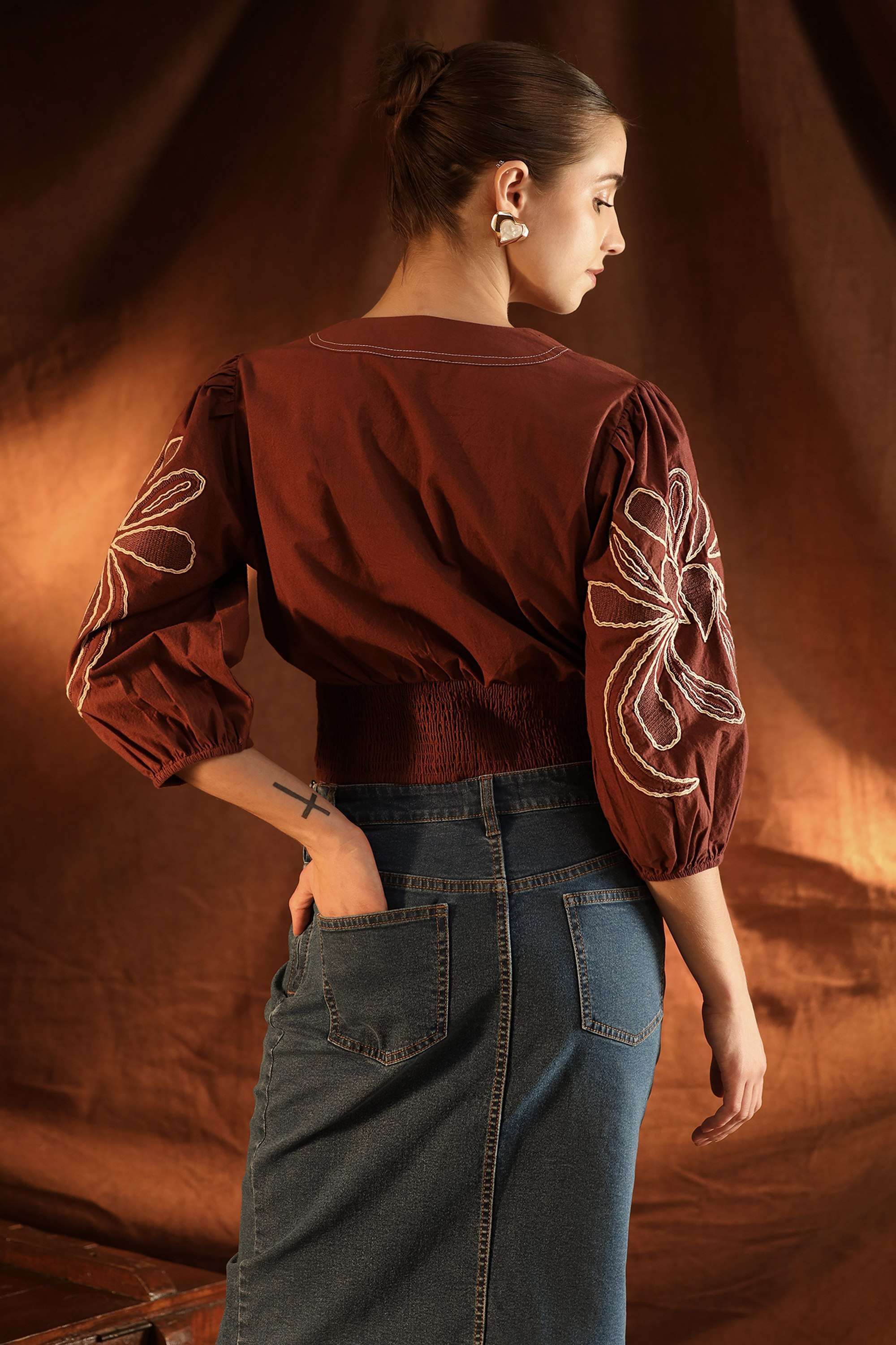 Embroidered-Poplin-V-Neck-Women-s-Zelda-Top