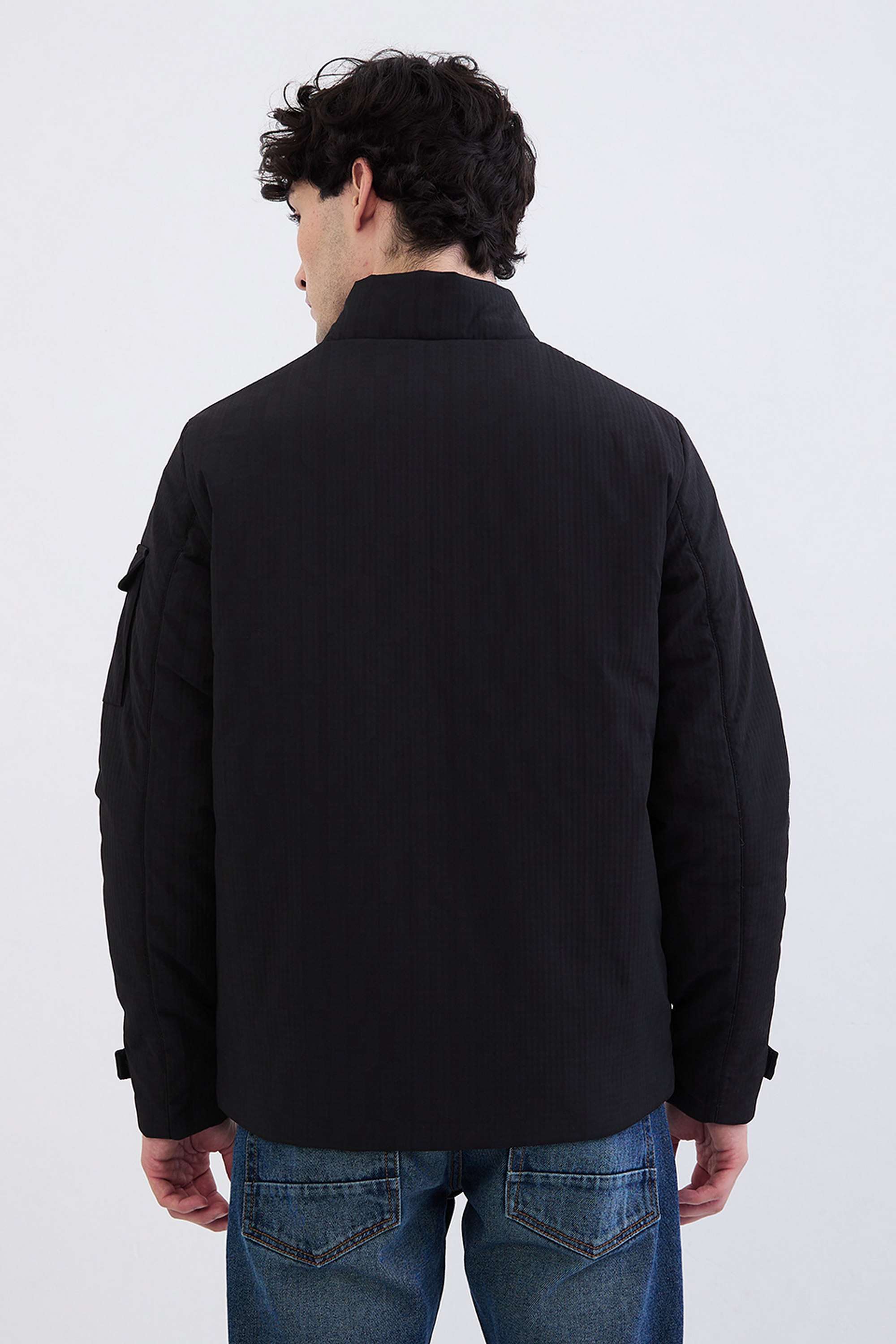 Solid-Polyester-Straight-Fit-Men-Jacket