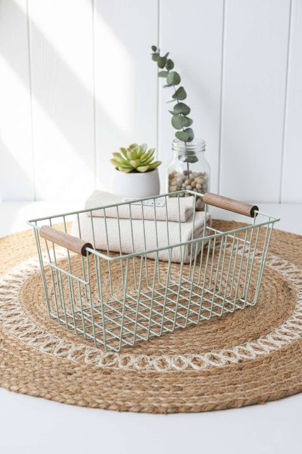 Homemade-Wire-Basket-W-Wdn-Hndl-M-Mint