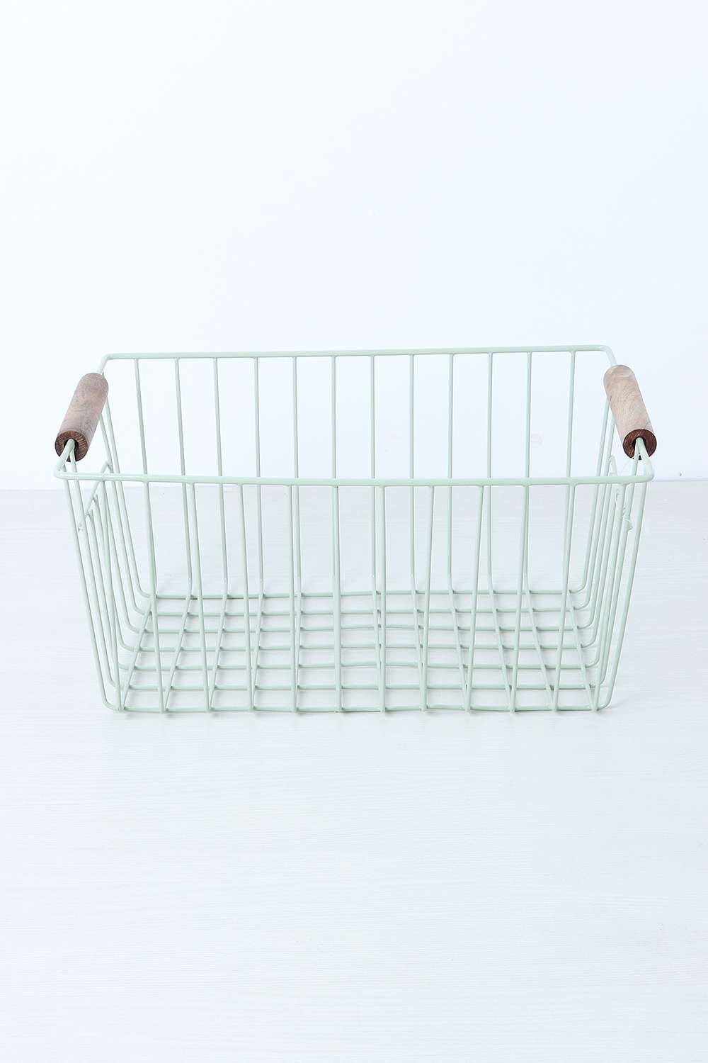 Homemade-Wire-Basket-W-Wdn-Hndl-M-Mint