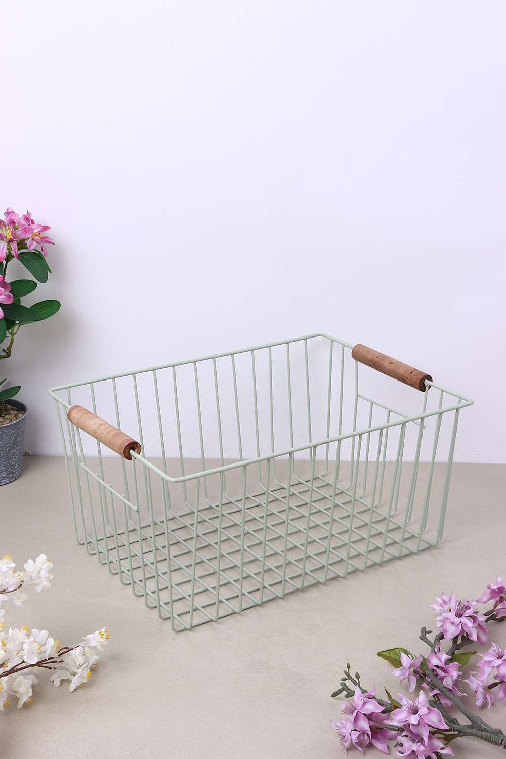 Homemade-Wire-Basket-W-Wdn-Hndl-L-Mint