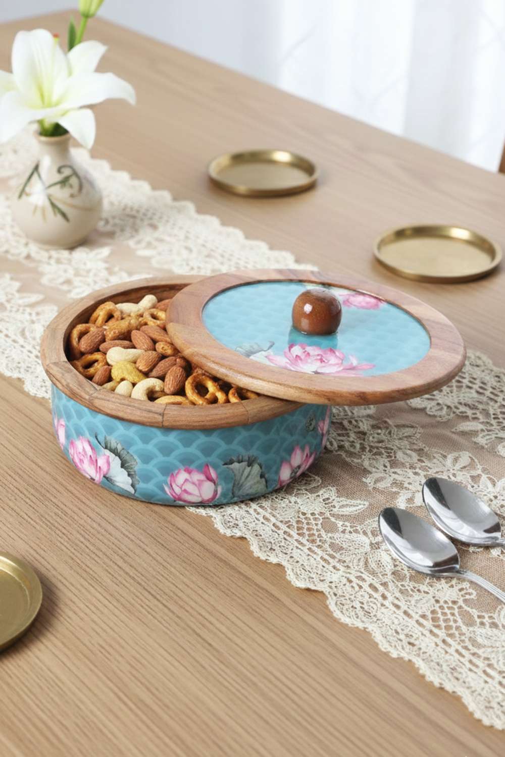 Amora-Snack-Bowl-With-Lid-20.5Cm