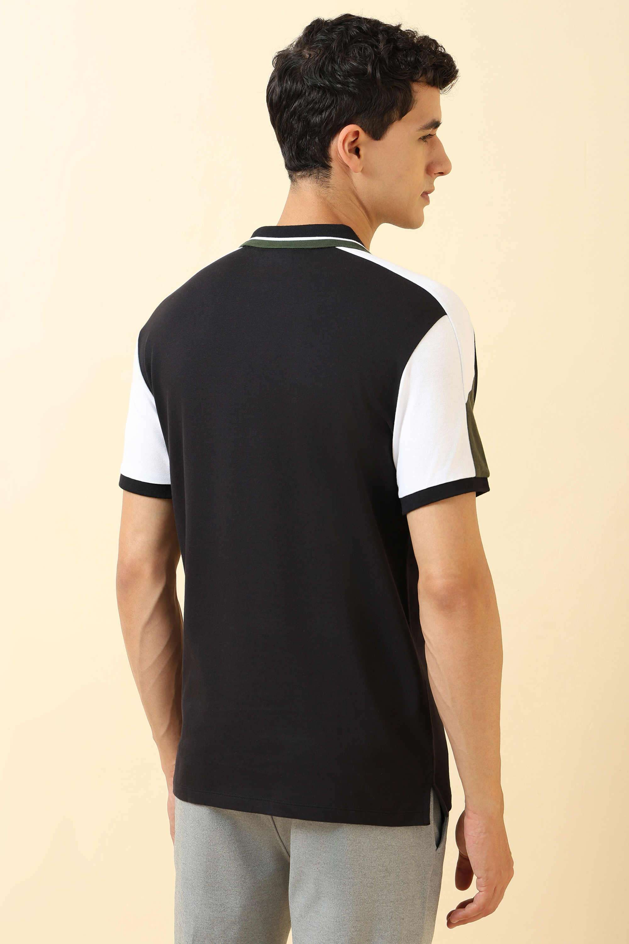 Solid-Blended-Fabric-Regular-Fit-Men-Polo-T-Shirt