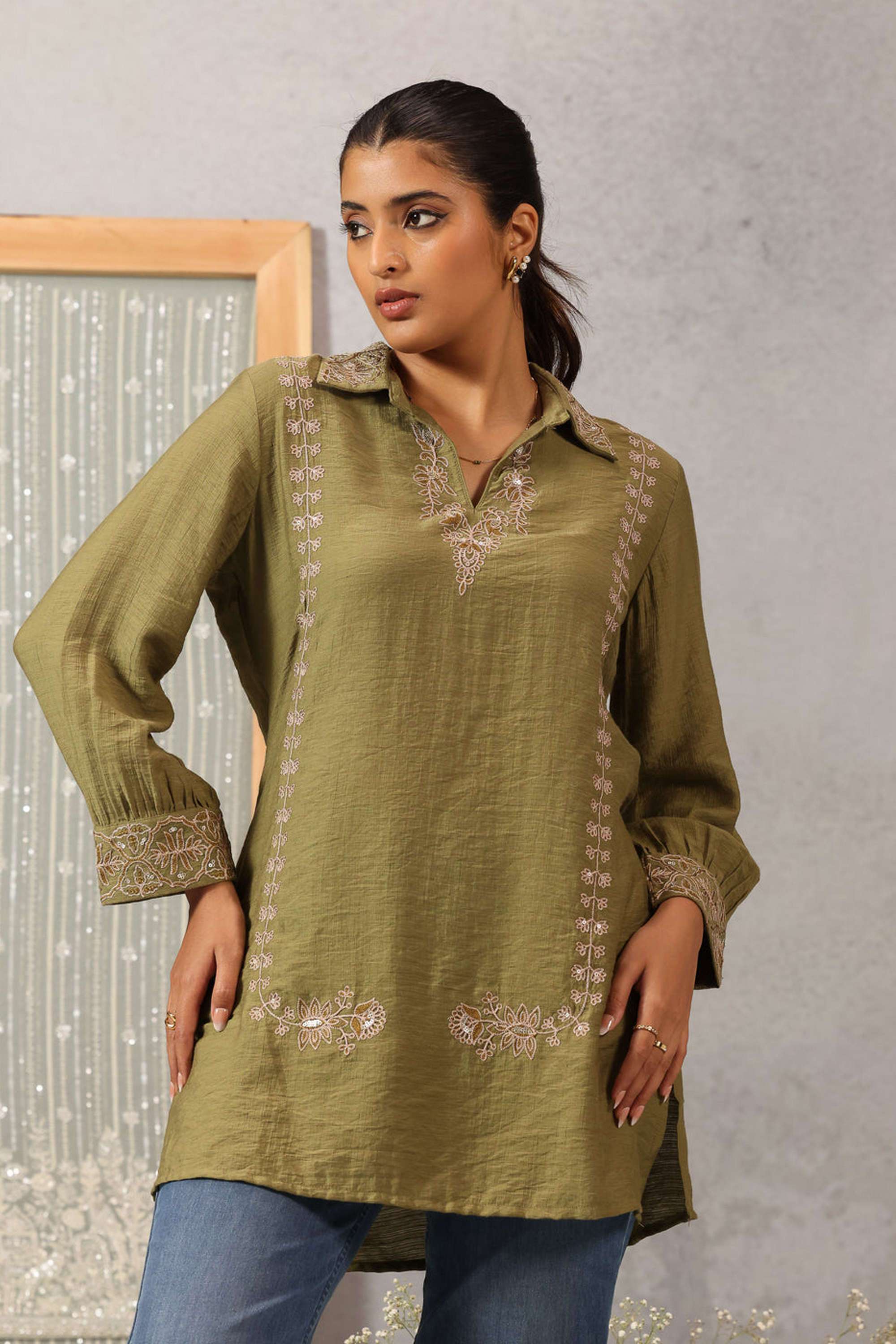 Embroidered-Viscose-Round-Neck-Women-s-Festive-Wear-Tunic