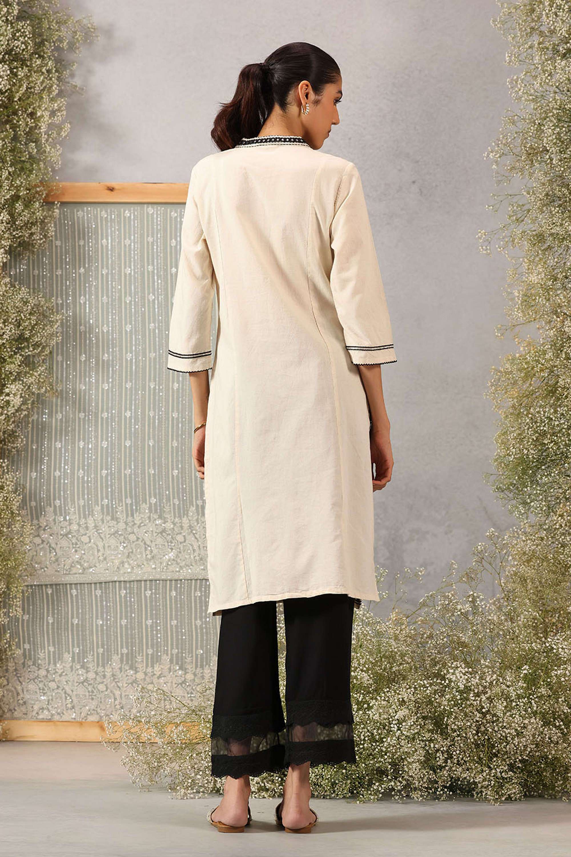 Embroidered-Rayon-Flex-Mandarin-collar-Women-s-Festive-Wear-Kurti