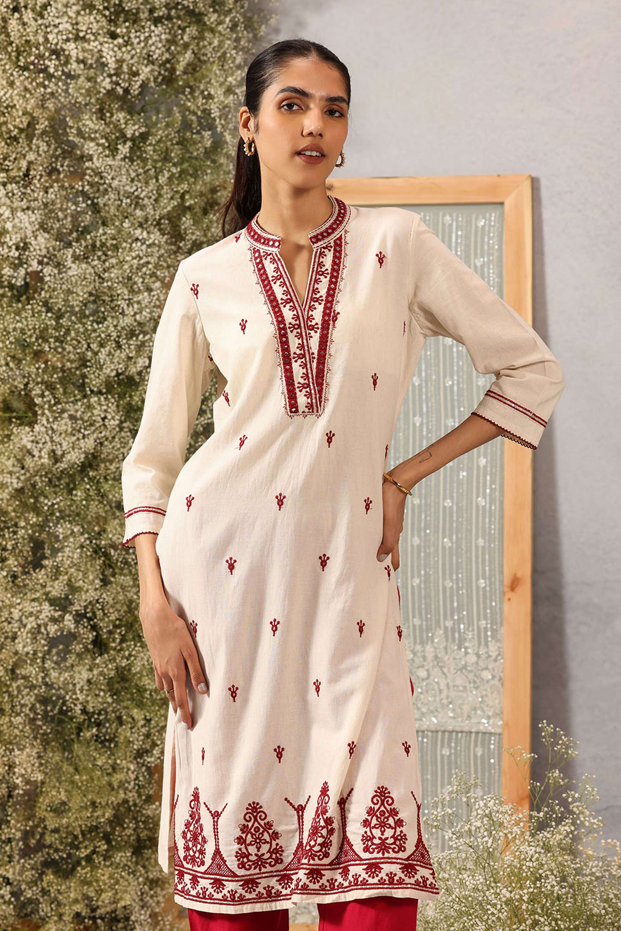Embroidered-Rayon-Flex-Mandarin-collar-Women-s-Festive-Wear-Kurti