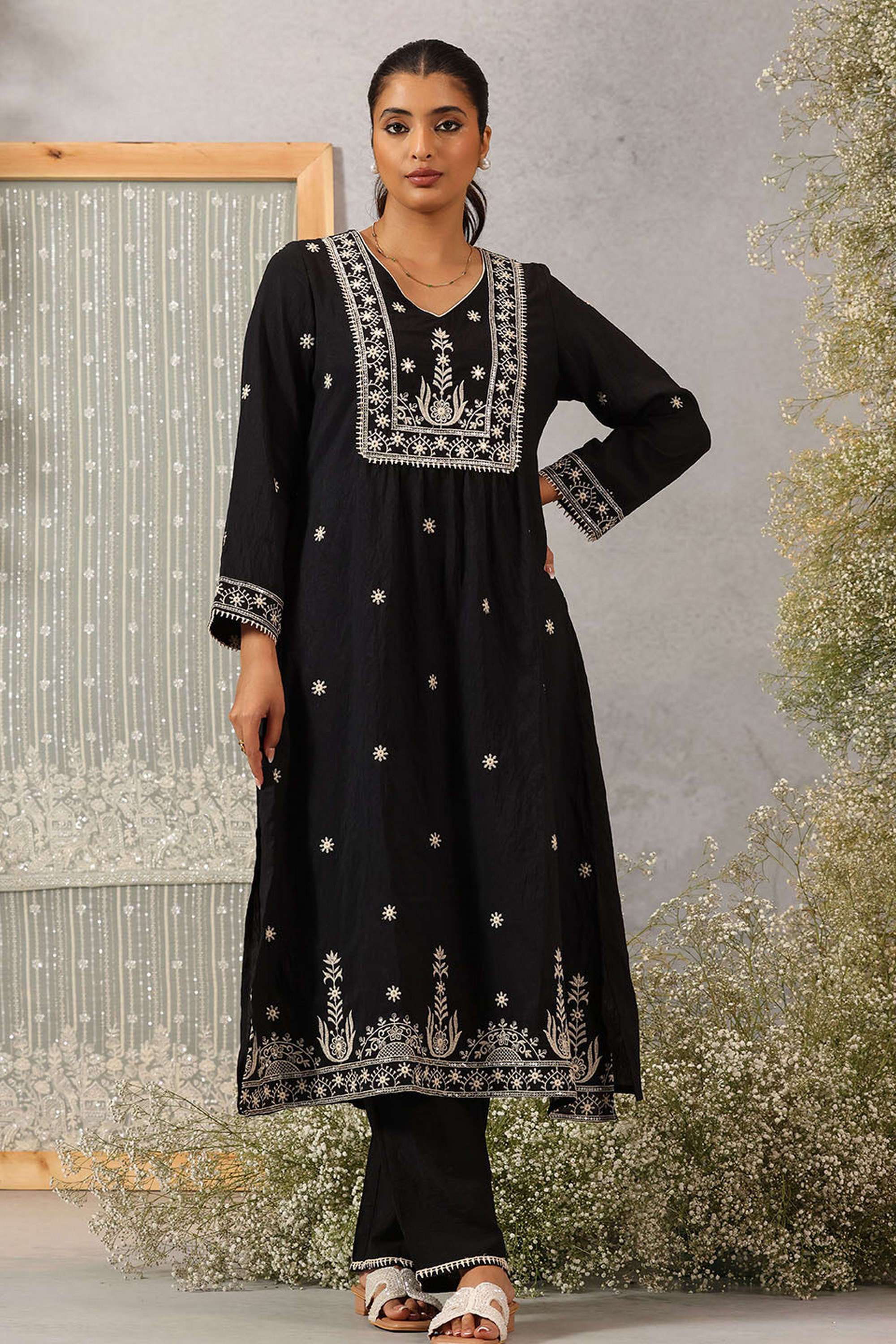 Embroidered-Modal-Chanderi-V-Neck-Women-s-Festive-Wear-Kurta